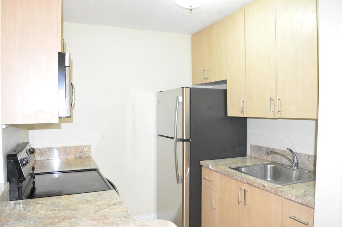 CROSSINGS OF BOYNTON BEACH CONDO - Residential