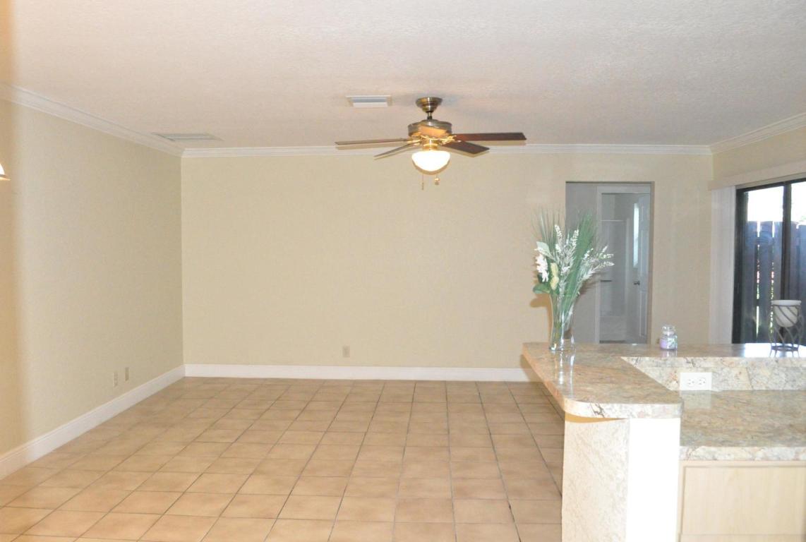 CROSSINGS OF BOYNTON BEACH CONDO - Residential