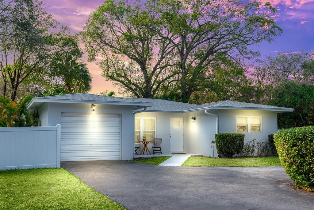 Photo of 2605 Carissa Drive, Vero Beach, FL 32960 (MLS # R10863897)