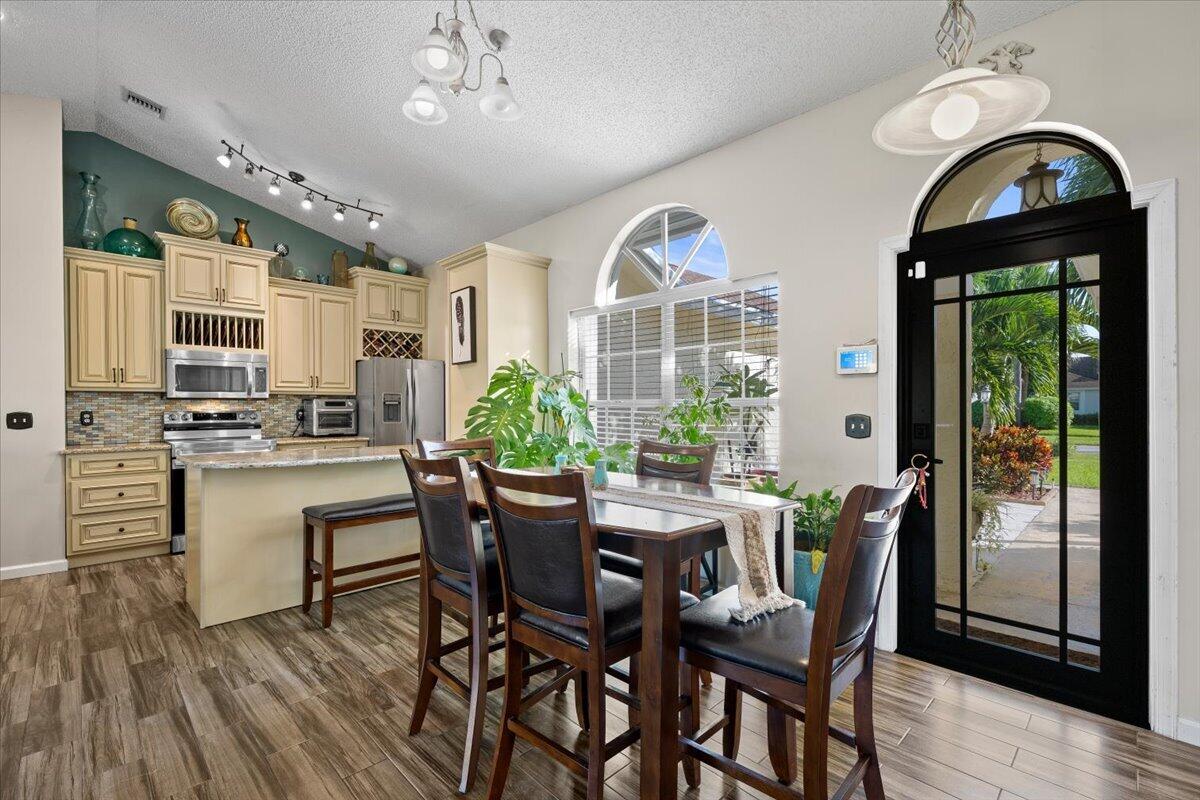 13016 MEADOWBREEZE Drive