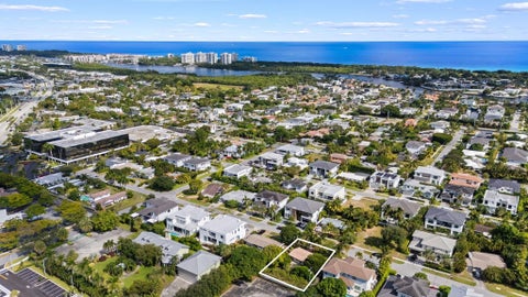 Tiny photo for 1001 NE 2nd Terrace, Boca Raton, FL 33432 (MLS # B26029808)