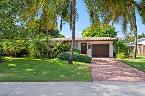 Photo of 1001 NE 2nd Terrace, Boca Raton, FL 33432 (MLS # B26029808)