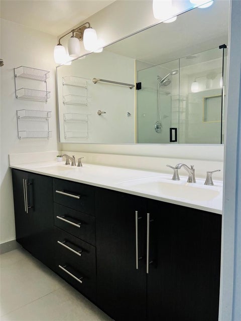 Tiny photo for 2852 Waterford Drive #2852, Deerfield Beach, FL 33442 (MLS # F10536450)