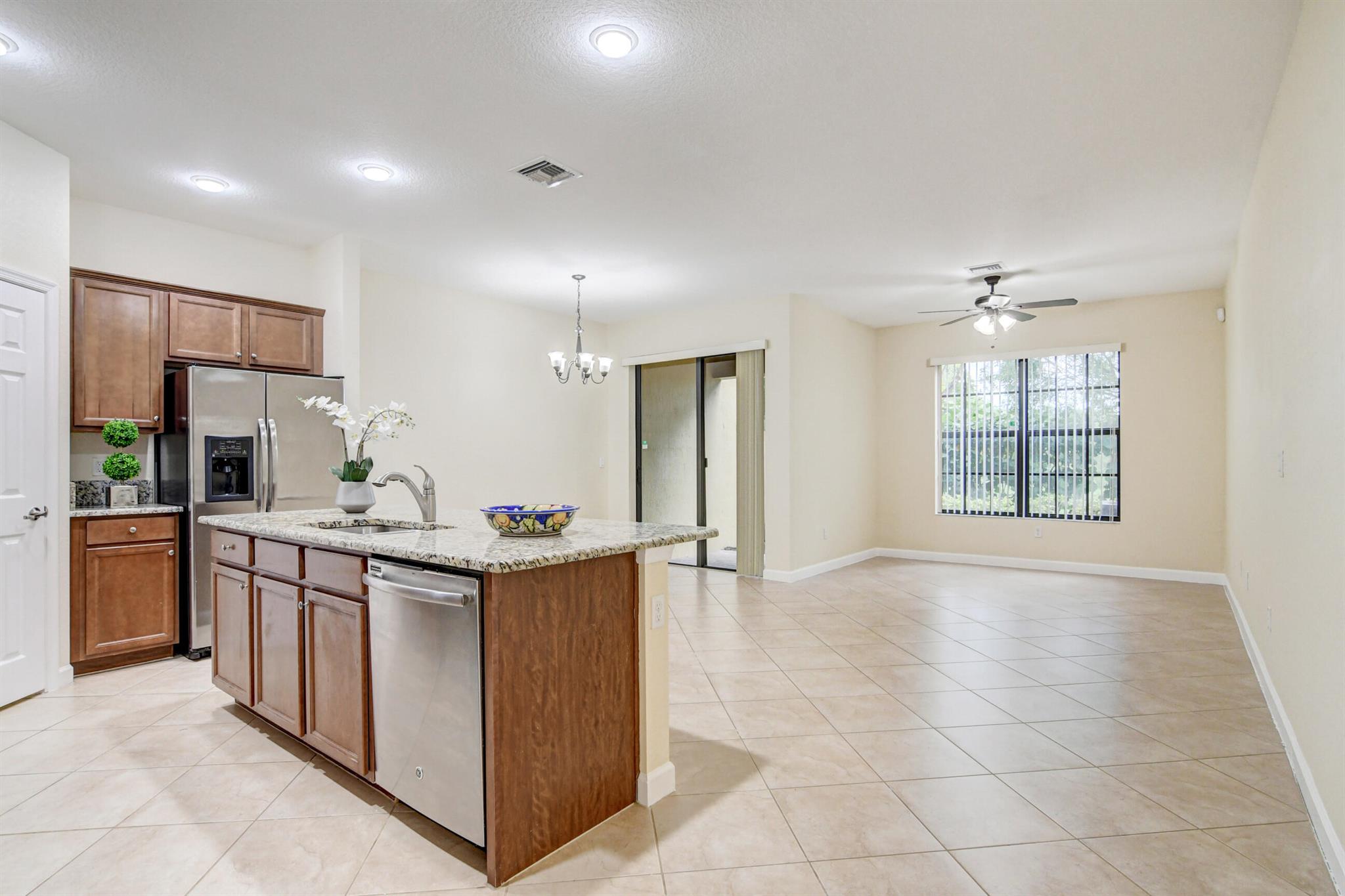WELLINGTON PARC - Residential Lease
