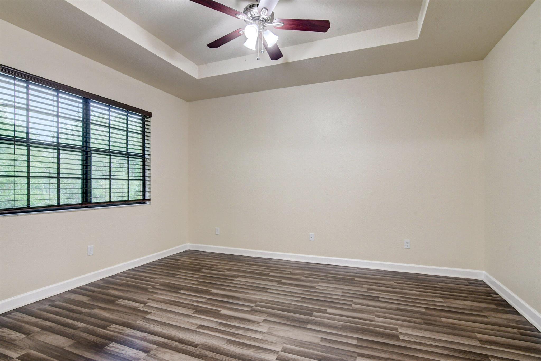 WELLINGTON PARC - Residential Lease