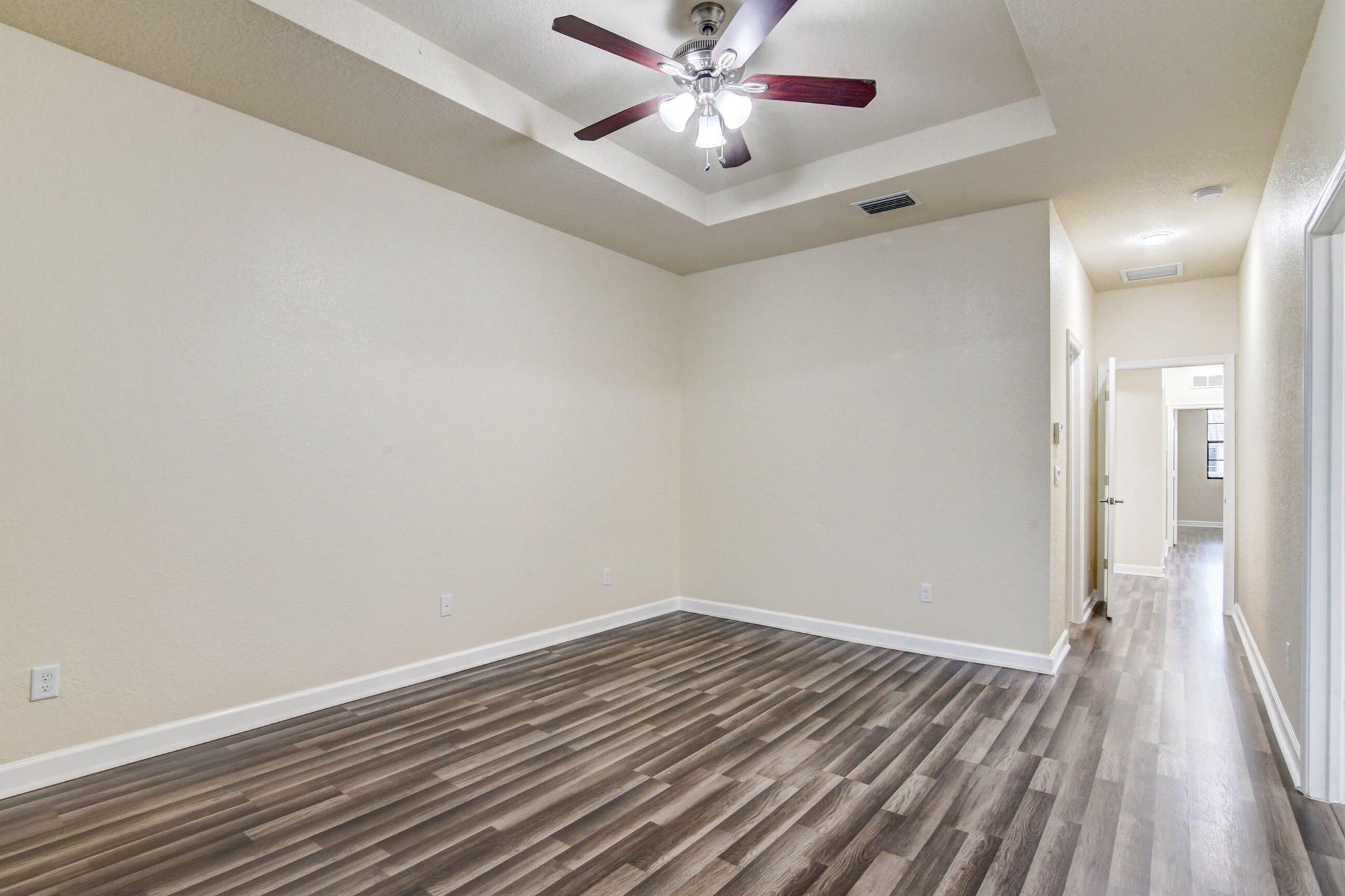 WELLINGTON PARC - Residential Lease