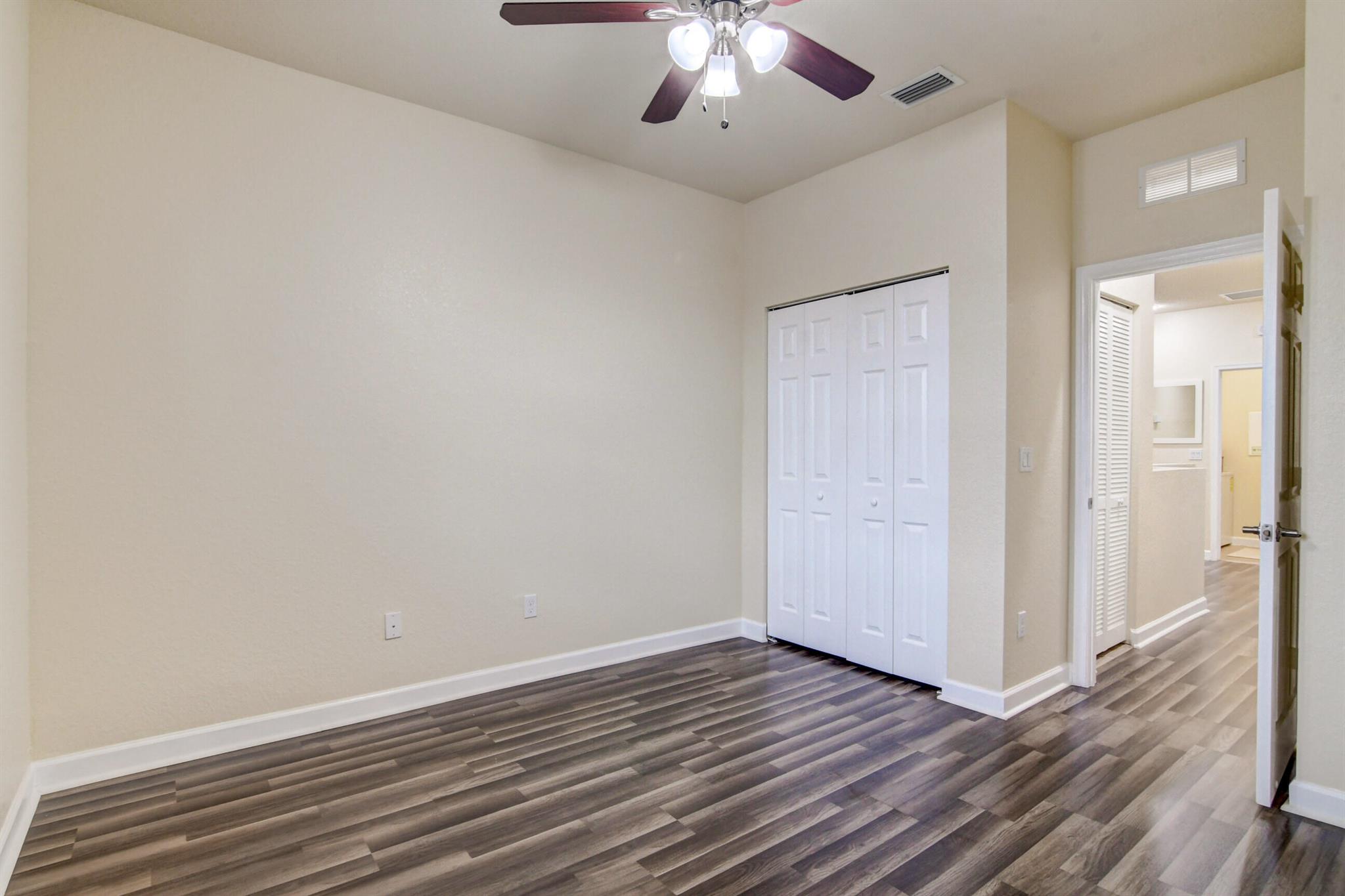 WELLINGTON PARC - Residential Lease