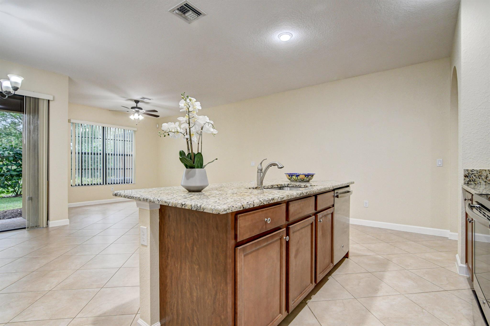 WELLINGTON PARC - Residential Lease