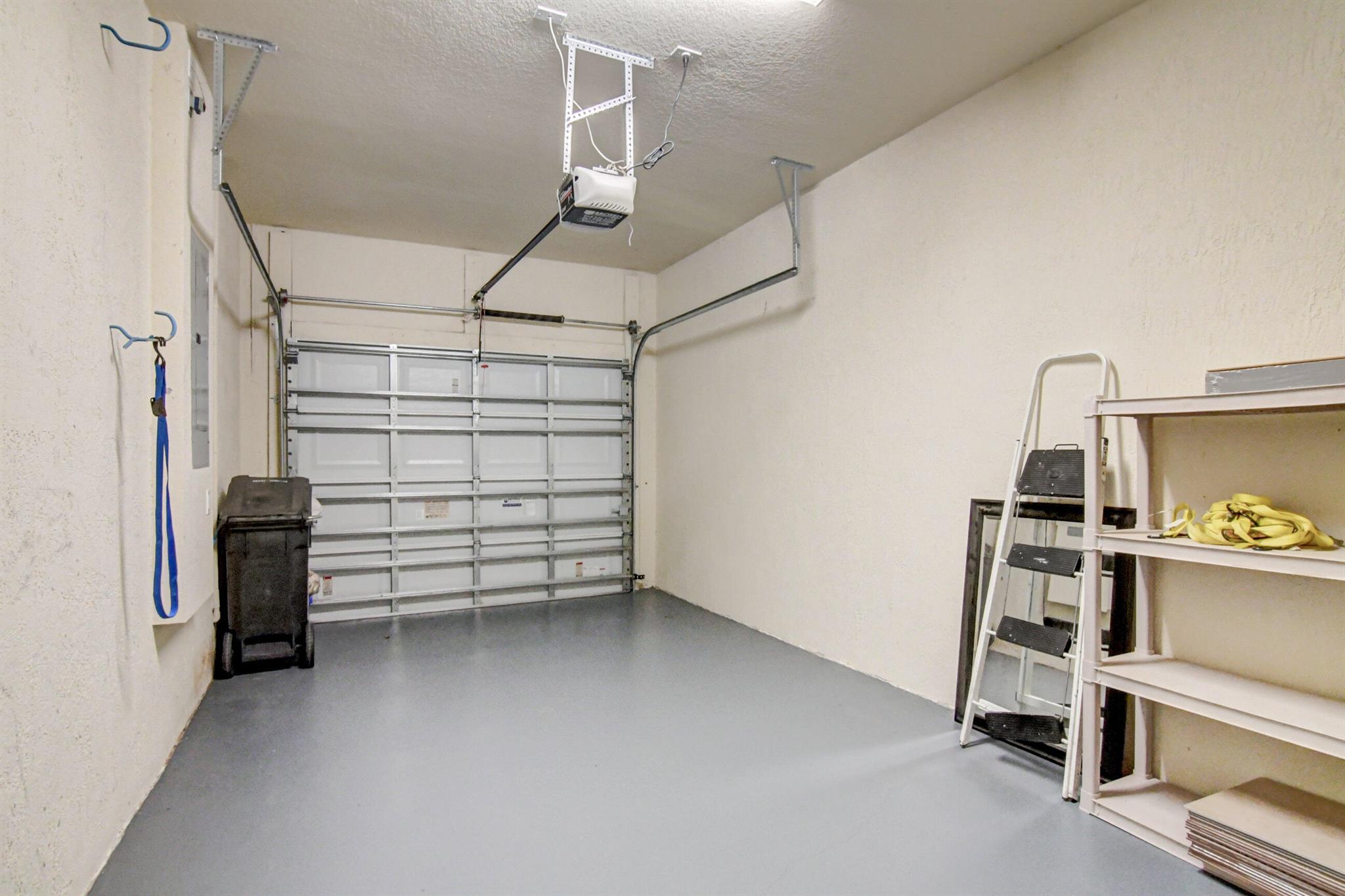 WELLINGTON PARC - Residential Lease