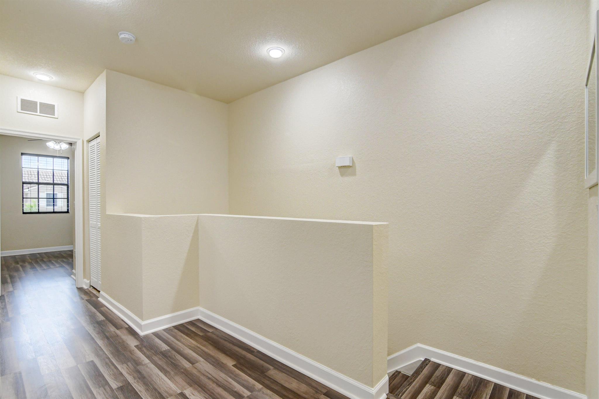WELLINGTON PARC - Residential Lease