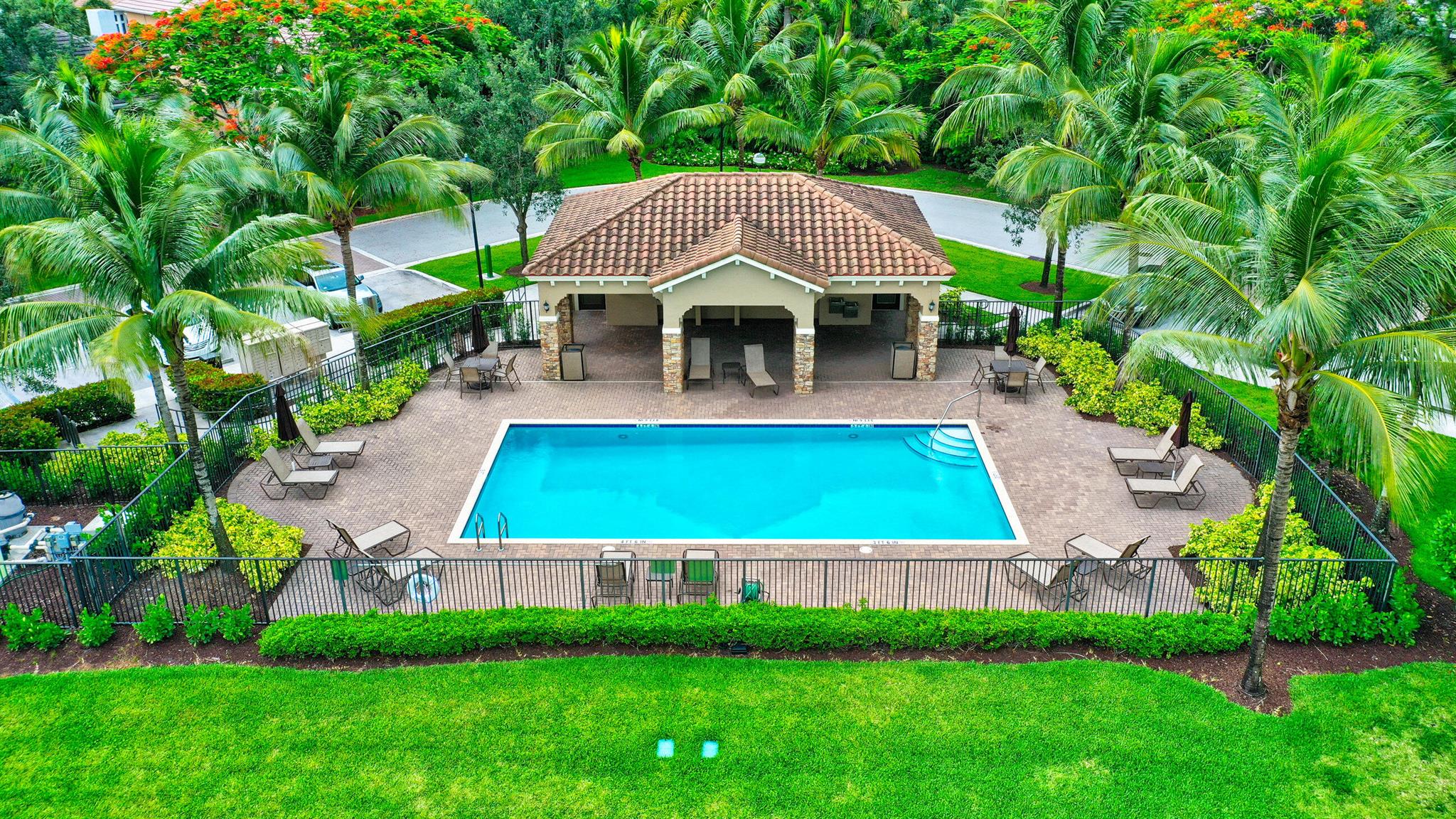 WELLINGTON PARC - Residential Lease