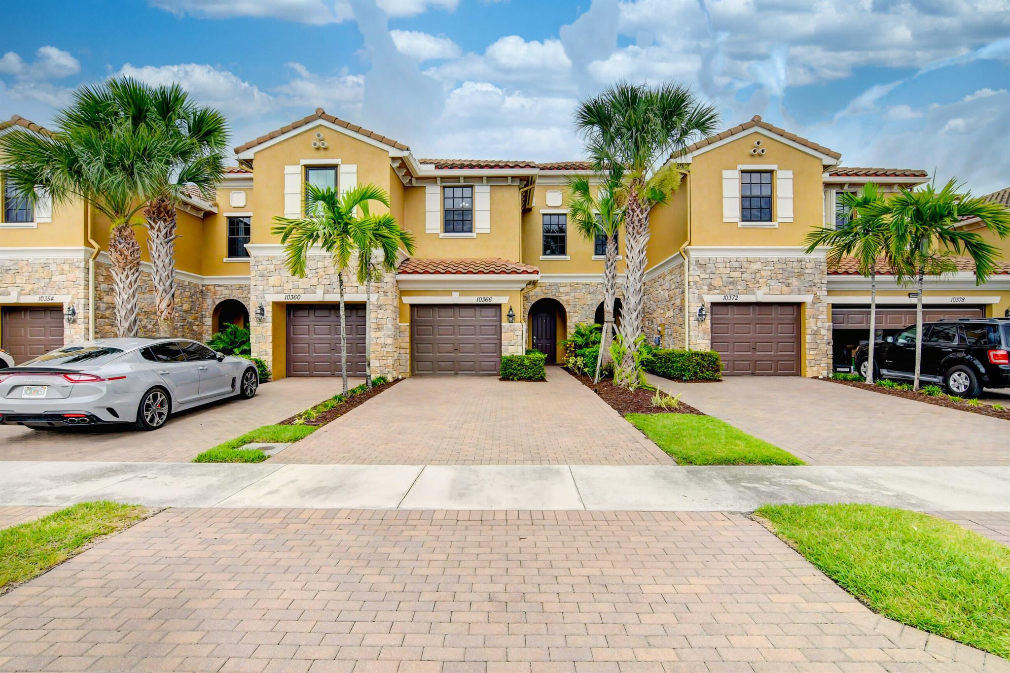 WELLINGTON PARC - Residential Lease