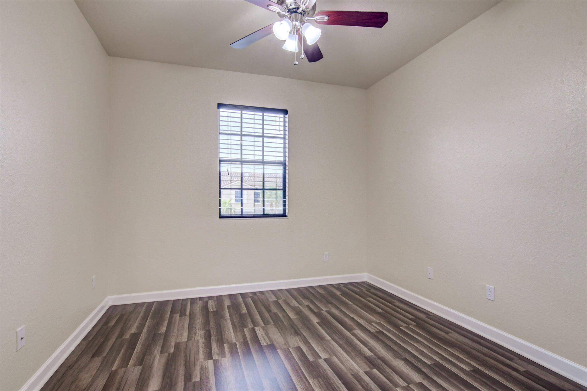 WELLINGTON PARC - Residential Lease