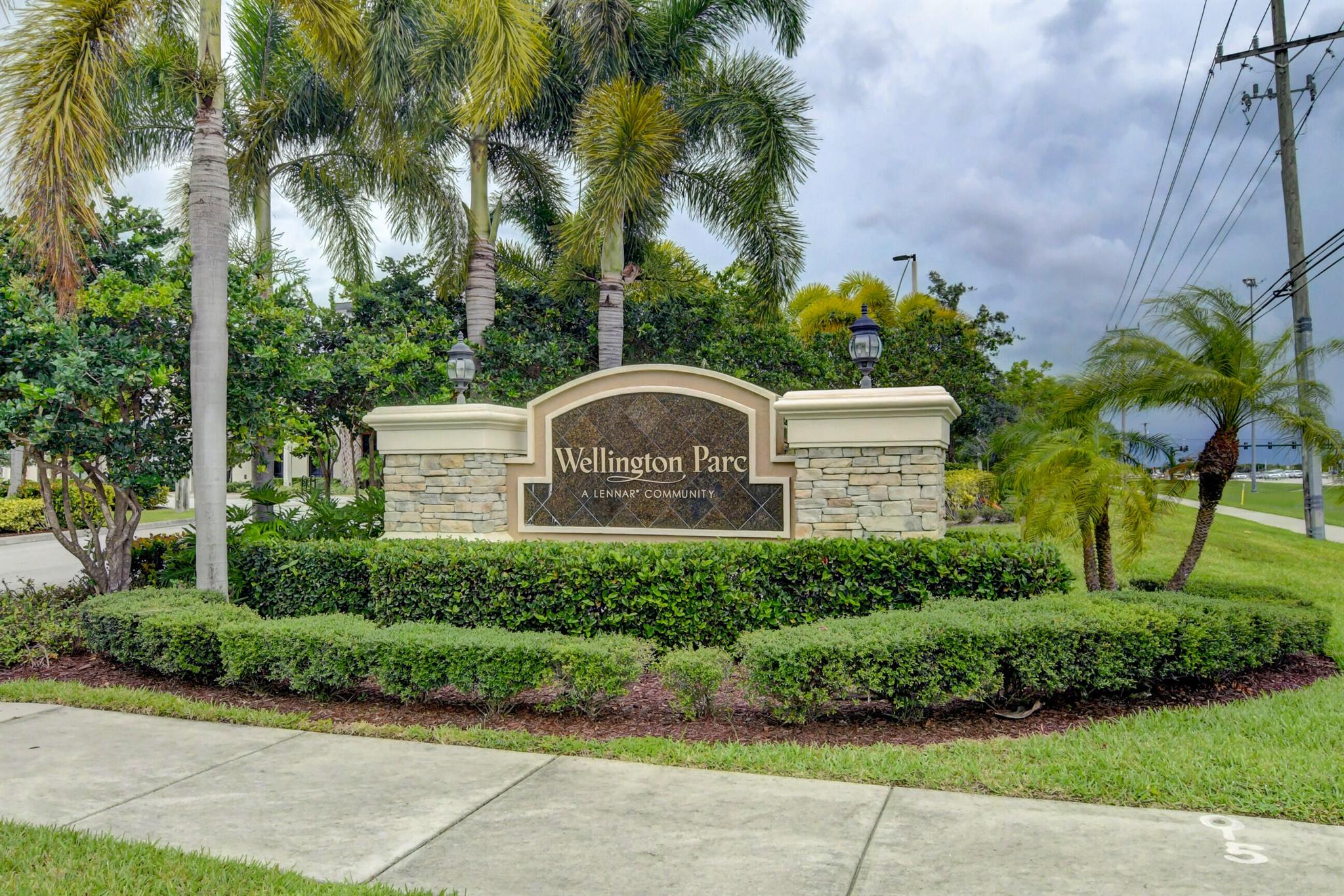 WELLINGTON PARC - Residential Lease