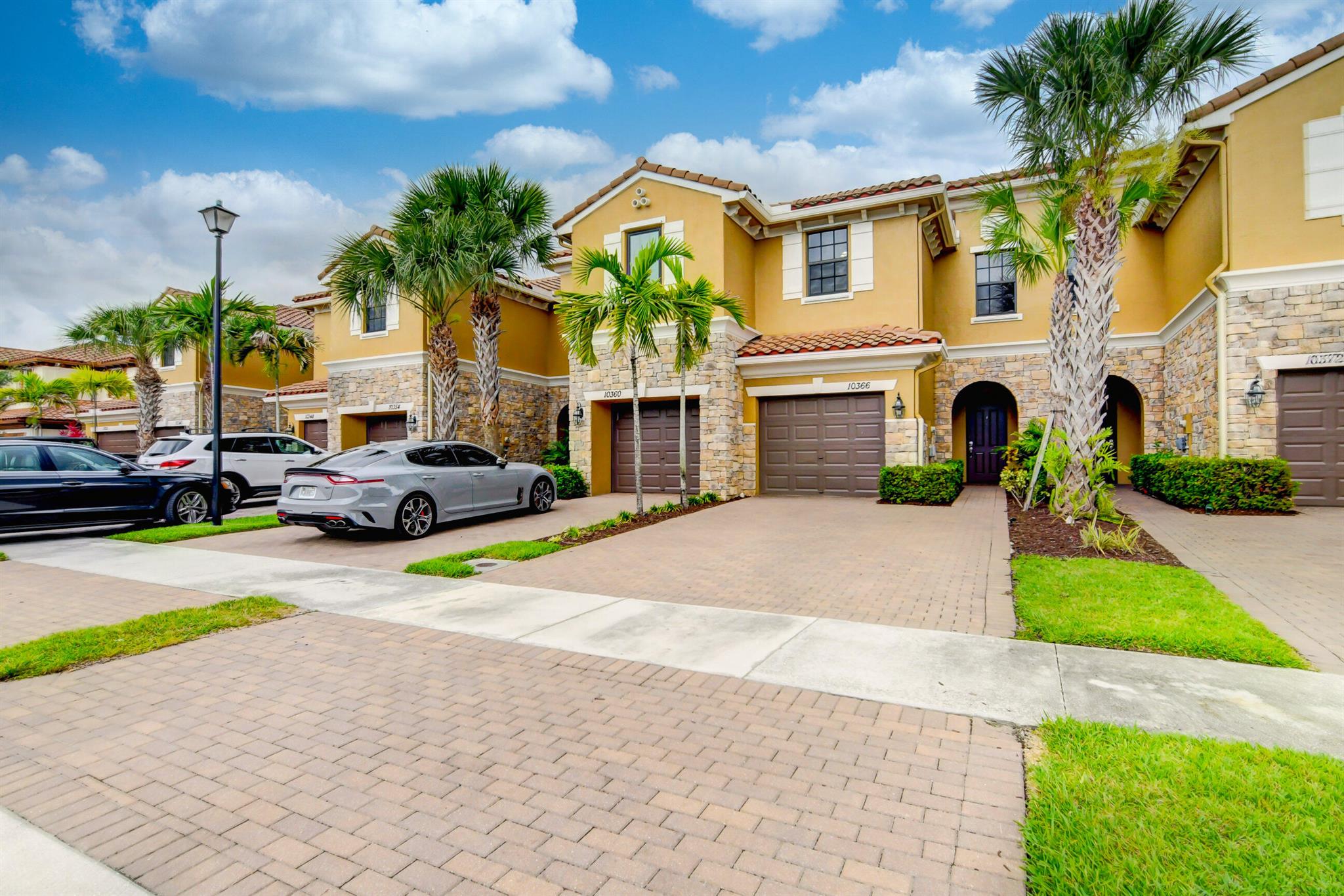 WELLINGTON PARC - Residential Lease