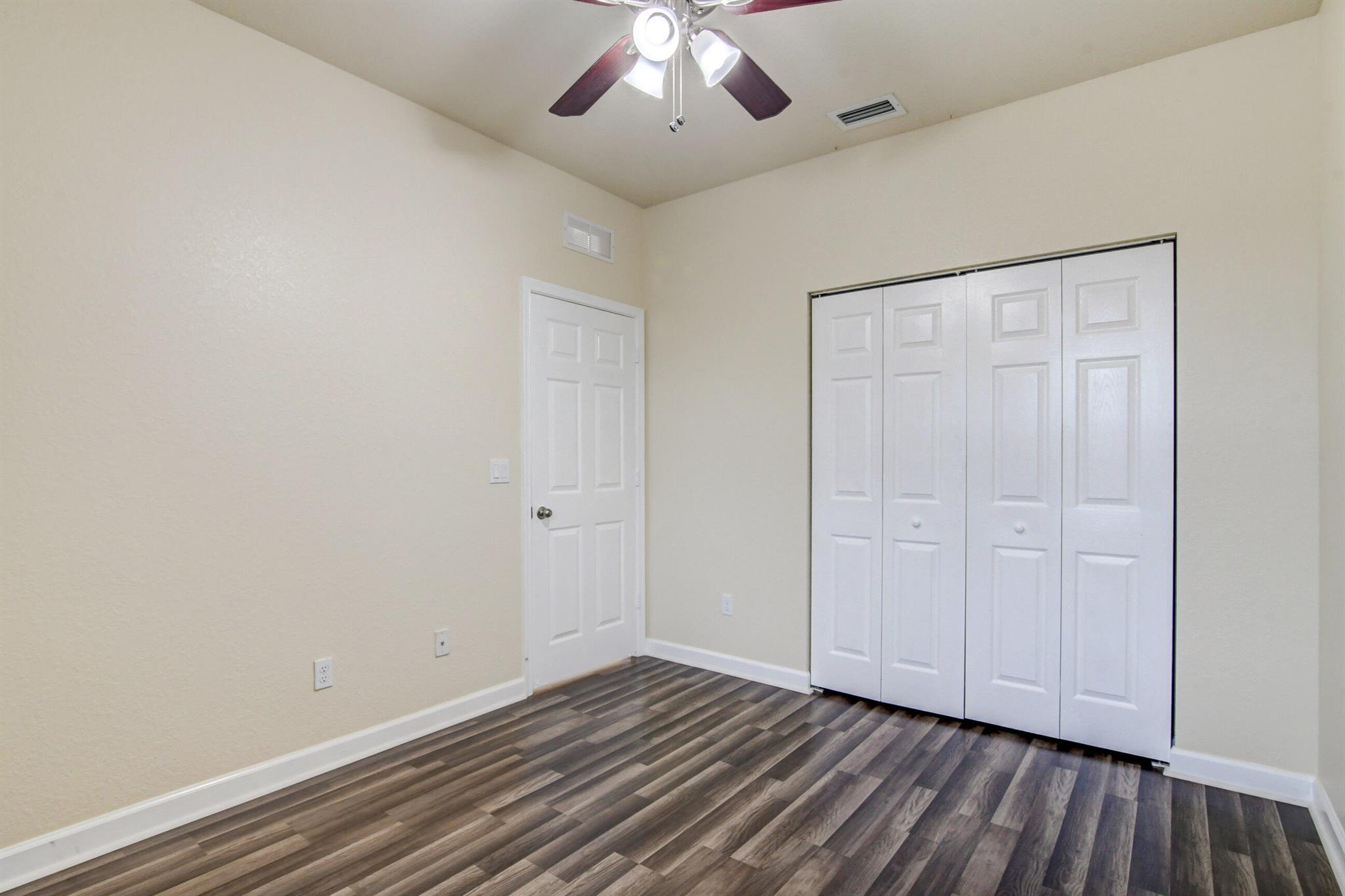 WELLINGTON PARC - Residential Lease