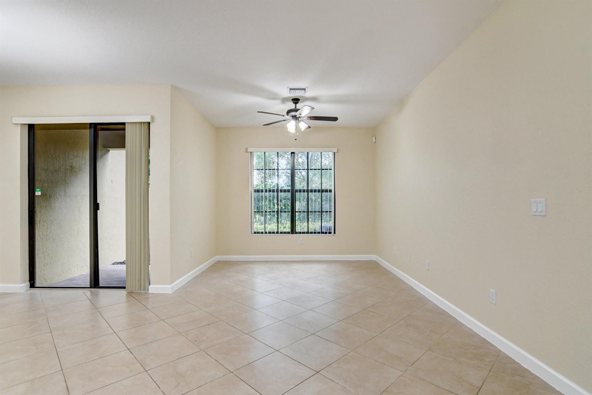 WELLINGTON PARC - Residential Lease