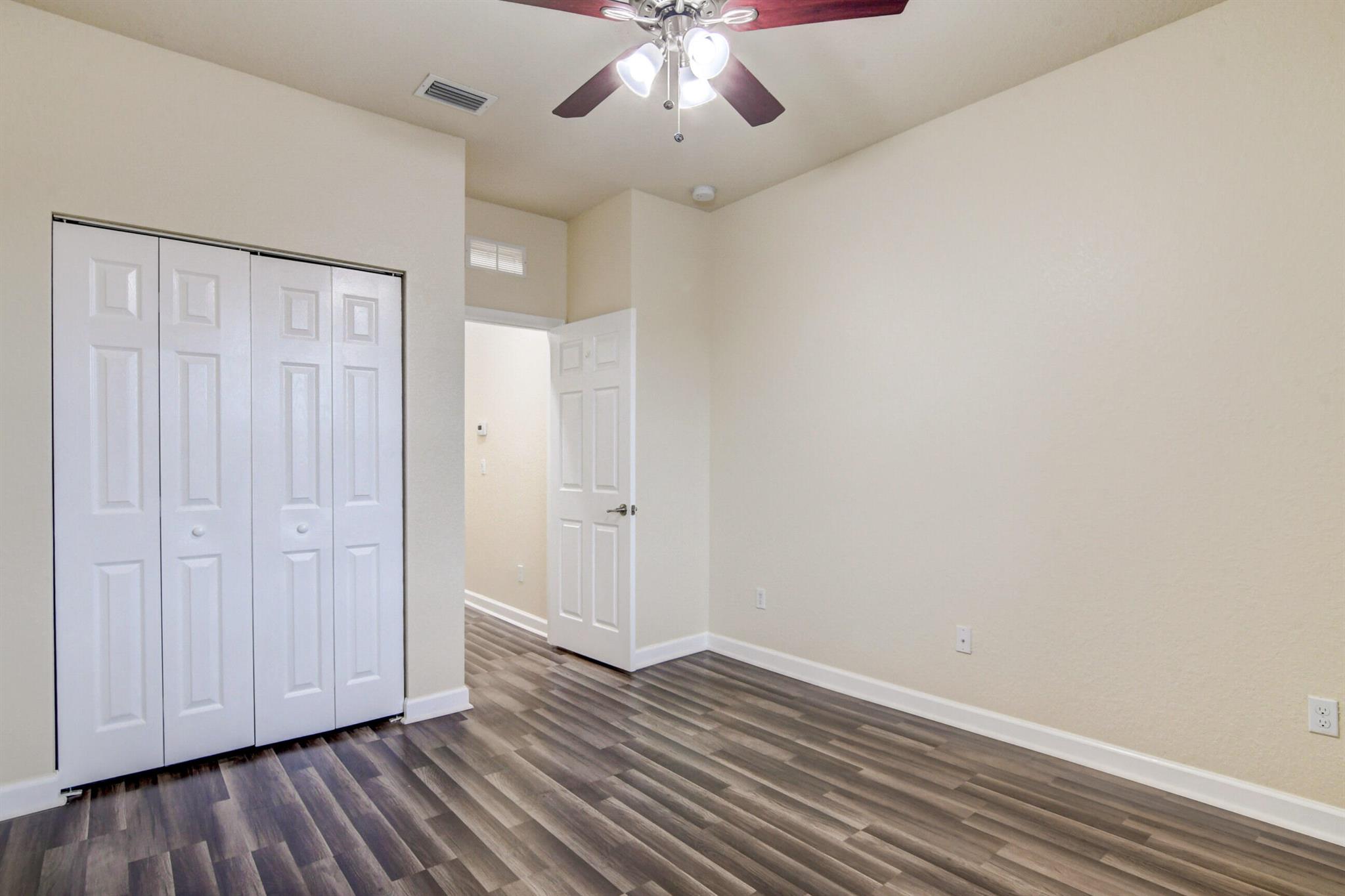 WELLINGTON PARC - Residential Lease