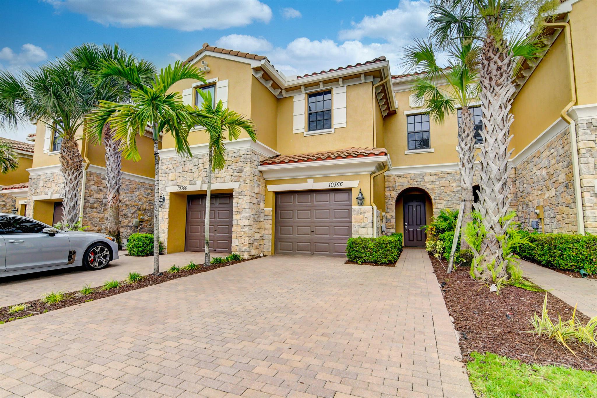 WELLINGTON PARC - Residential Lease