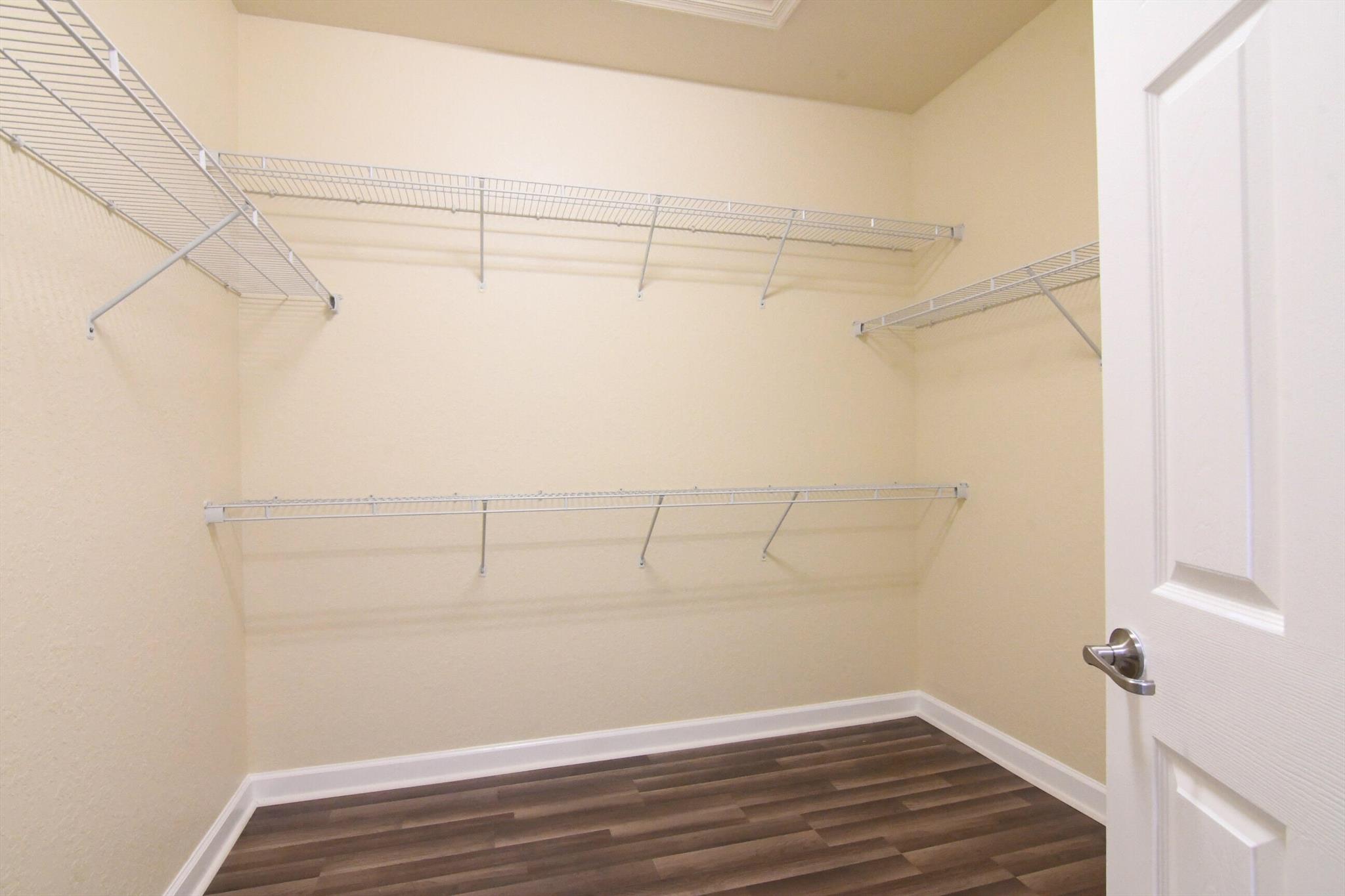 WELLINGTON PARC - Residential Lease