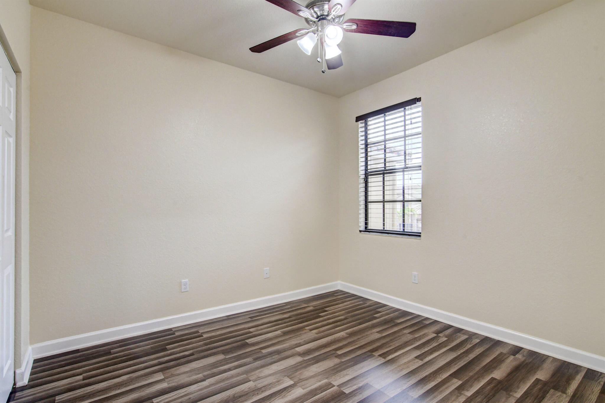 WELLINGTON PARC - Residential Lease