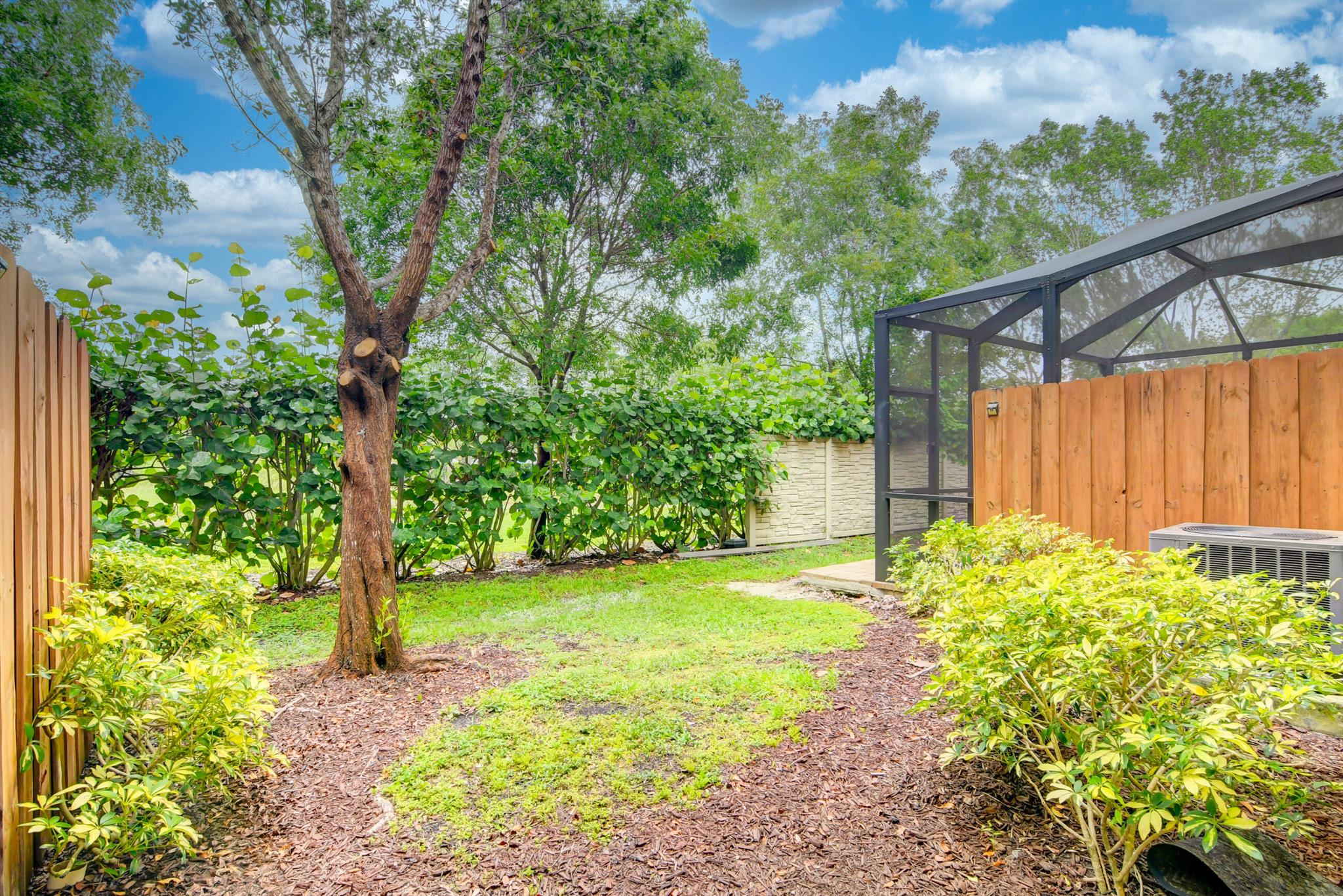 WELLINGTON PARC - Residential Lease