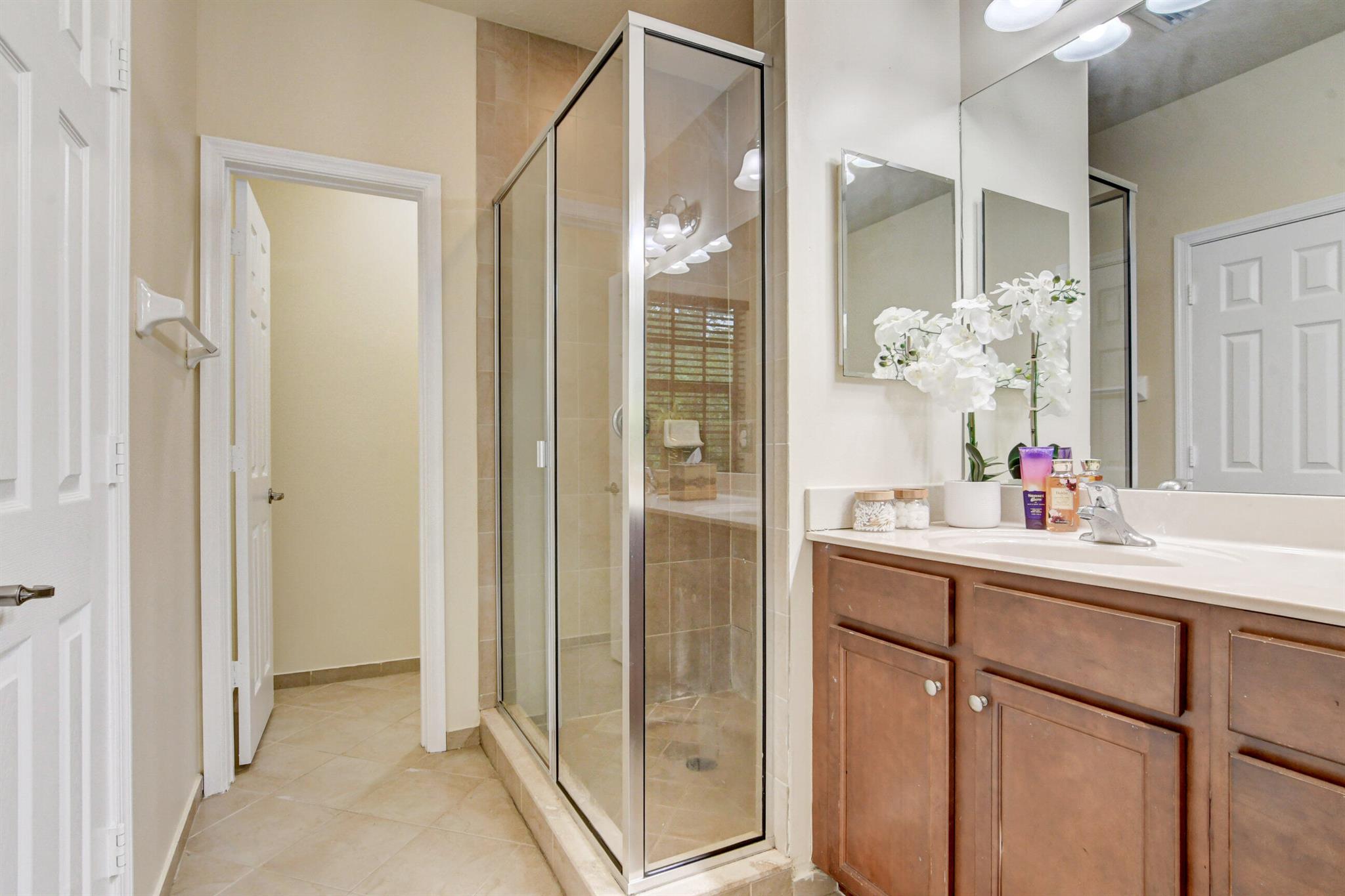 WELLINGTON PARC - Residential Lease