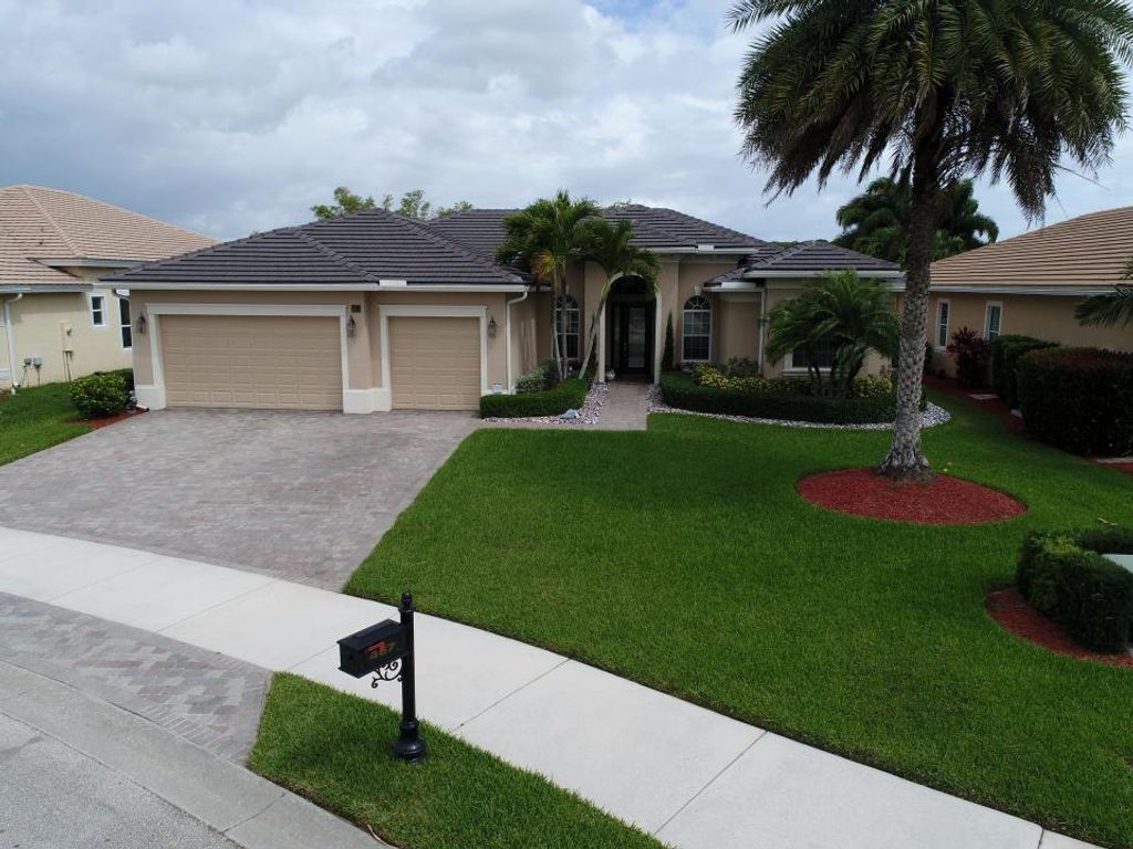 Photo of 467 SW Lost River Road, Stuart, FL 34997 (MLS # R10729594)