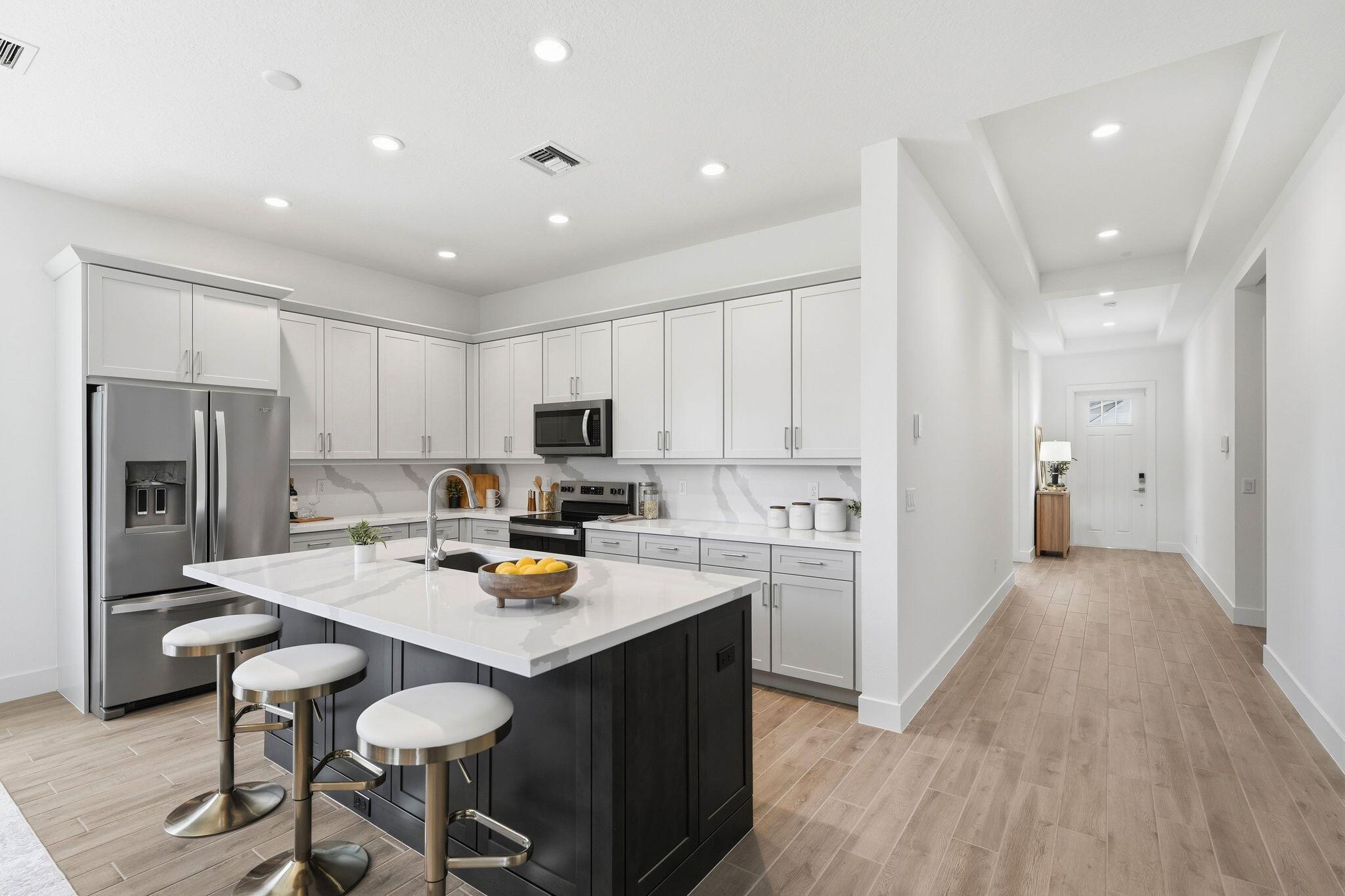 6883 68th Square, Vero Beach, FL, 32967/$619,000 4 6883 68th Square