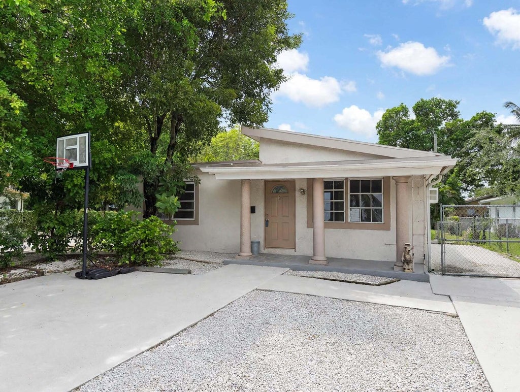 Photo of 216 NW 12TH Court #3, Pompano Beach, FL 33060 (MLS # B26078849)