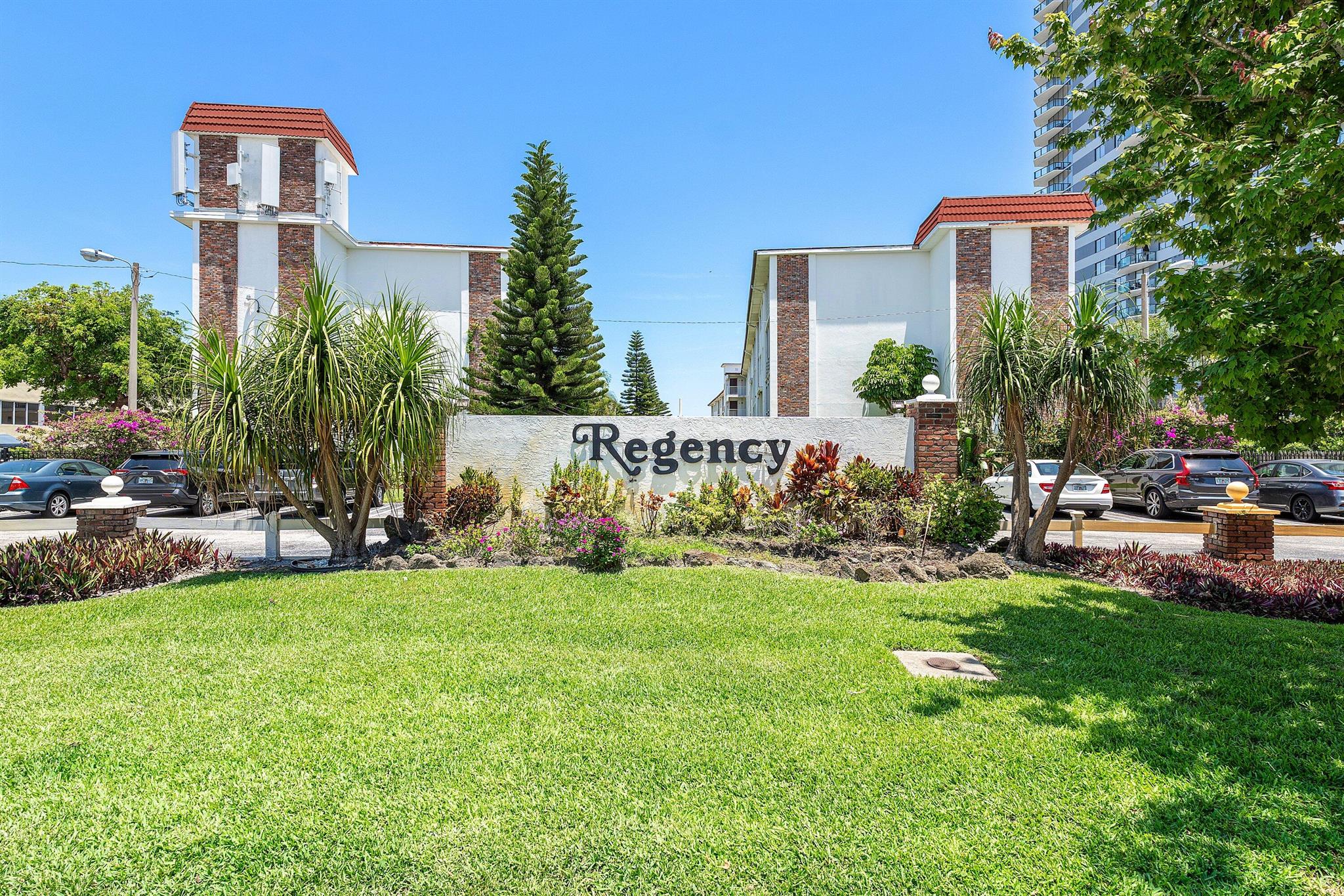 REGENCY SURF & RACQUET CL - Residential Lease
