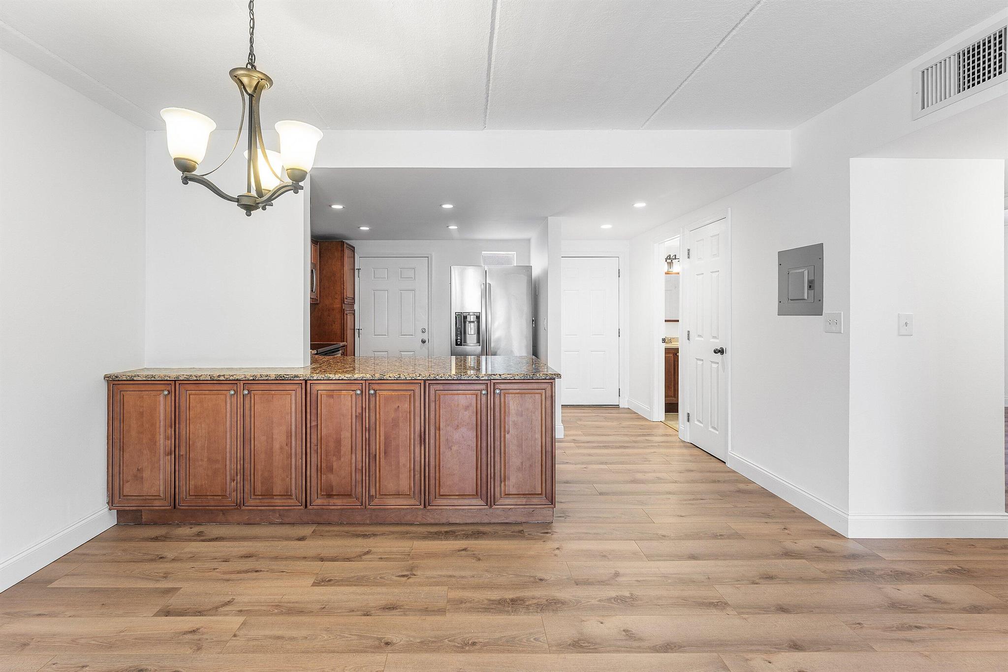 REGENCY SURF & RACQUET CL - Residential Lease