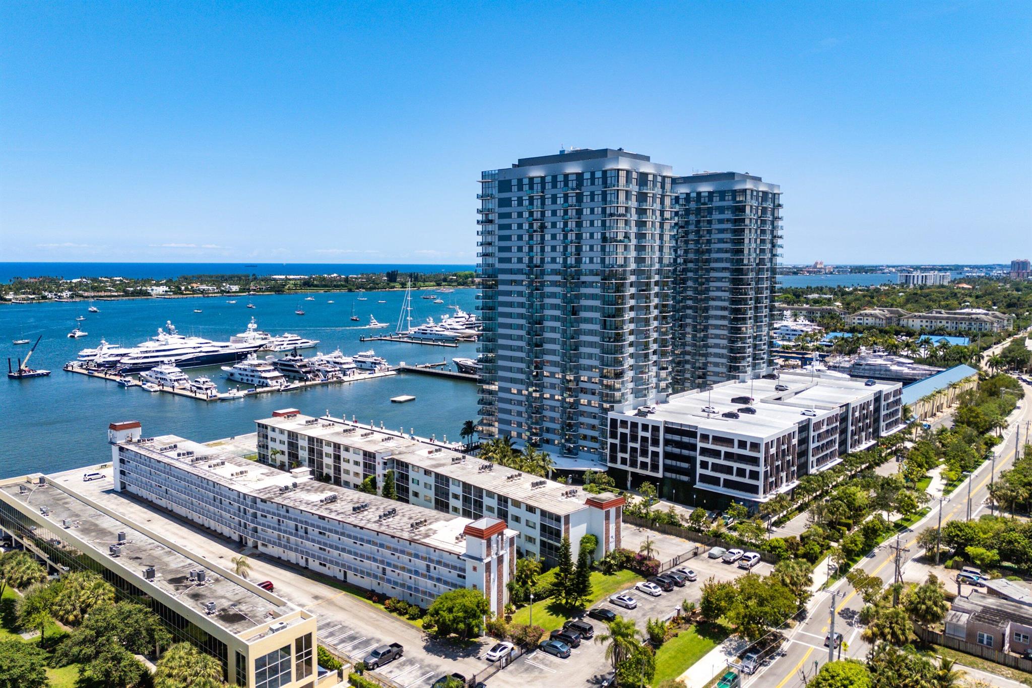 REGENCY SURF & RACQUET CL - Residential Lease