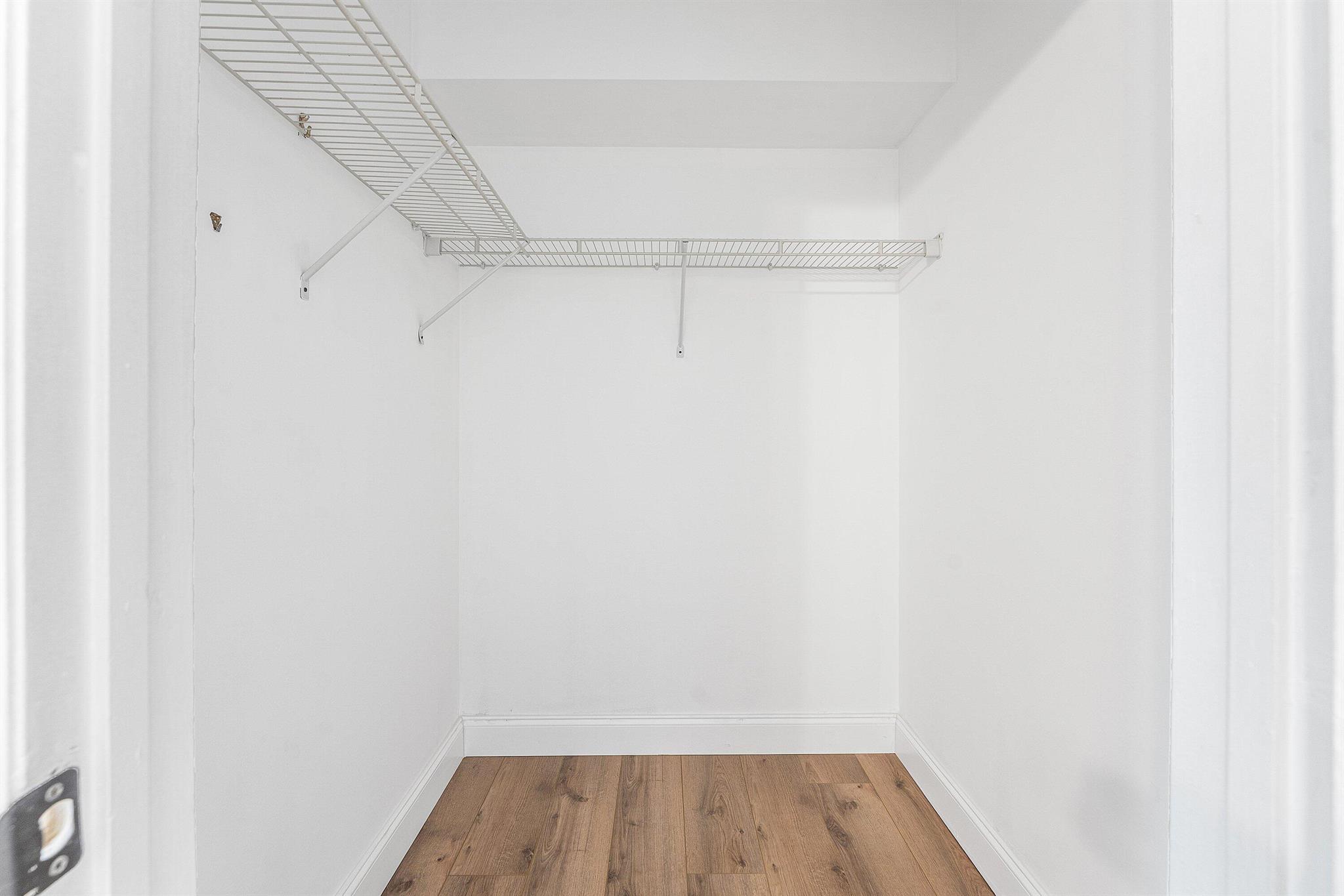 REGENCY SURF & RACQUET CL - Residential Lease