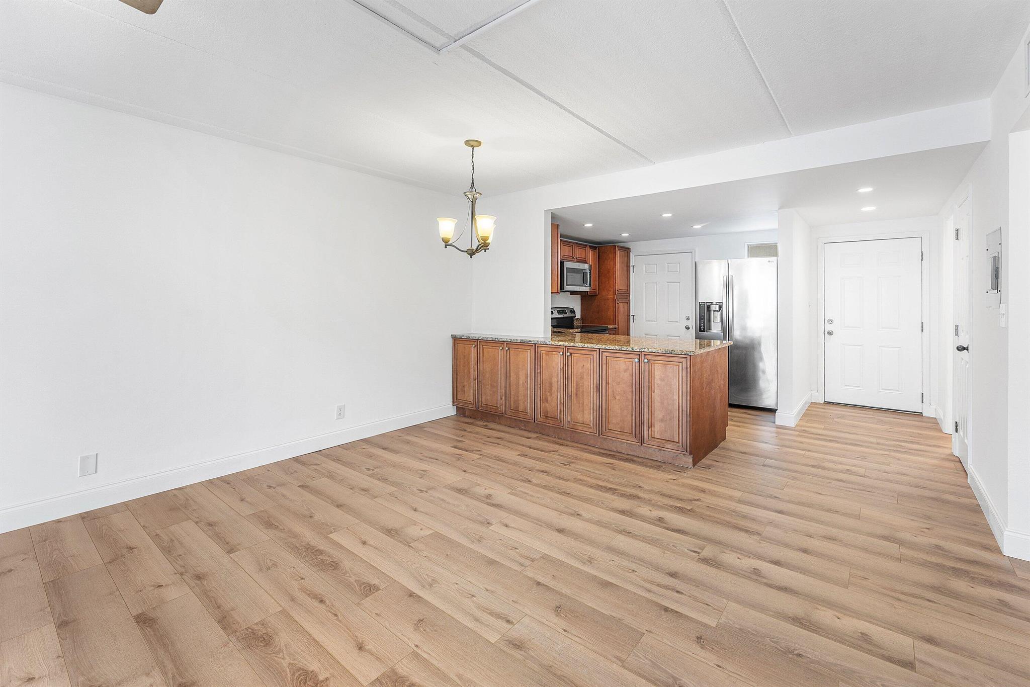 REGENCY SURF & RACQUET CL - Residential Lease