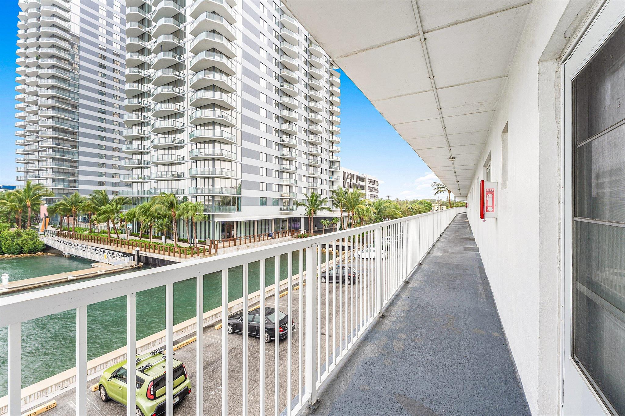 REGENCY SURF & RACQUET CL - Residential Lease