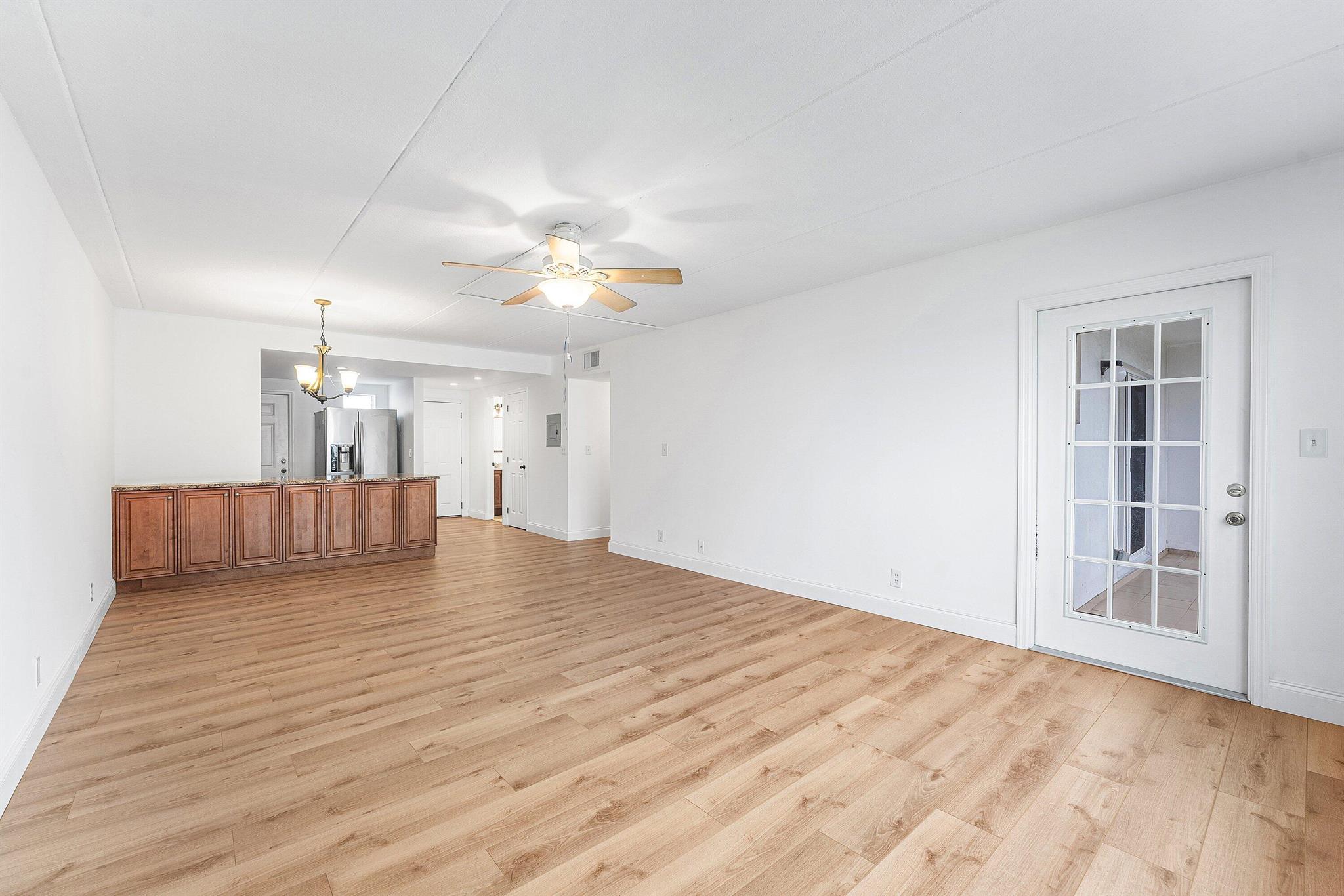 REGENCY SURF & RACQUET CL - Residential Lease