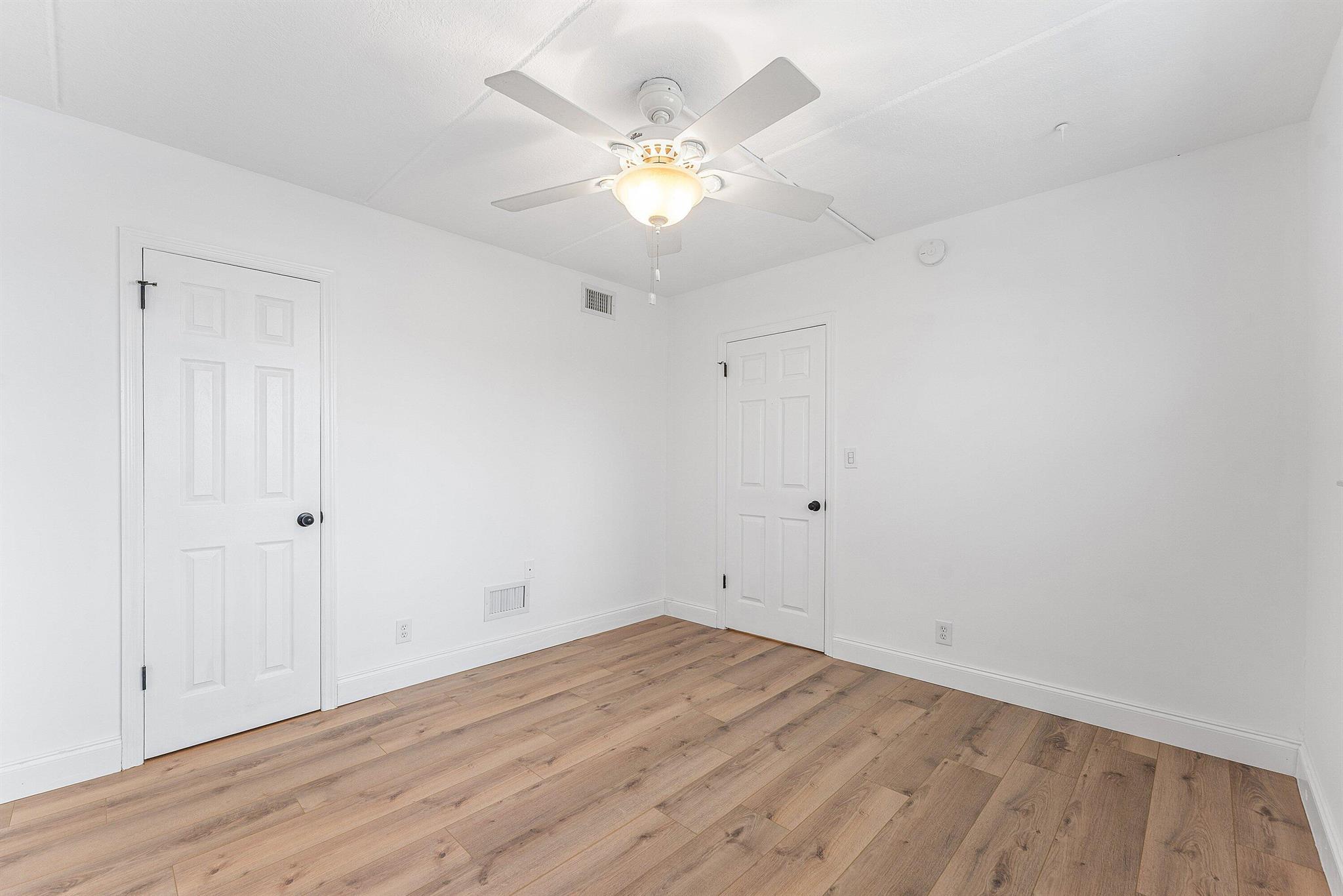 REGENCY SURF & RACQUET CL - Residential Lease