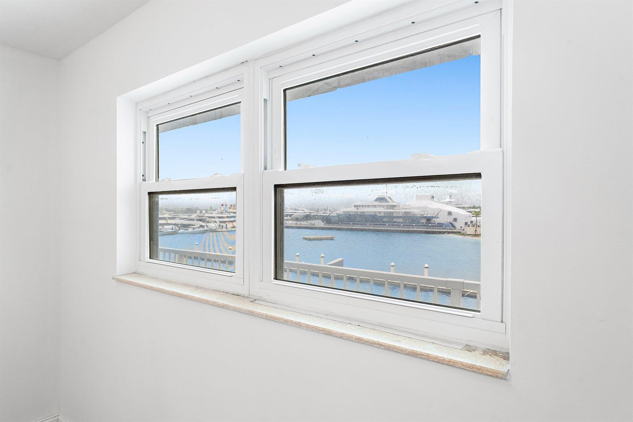 REGENCY SURF & RACQUET CL - Residential Lease