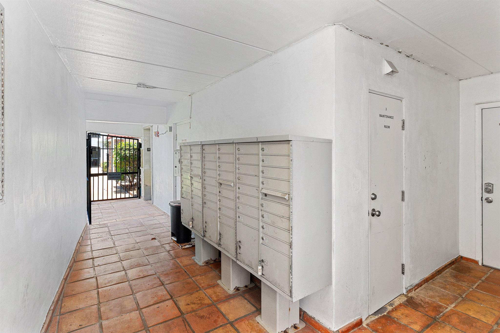 REGENCY SURF & RACQUET CL - Residential Lease