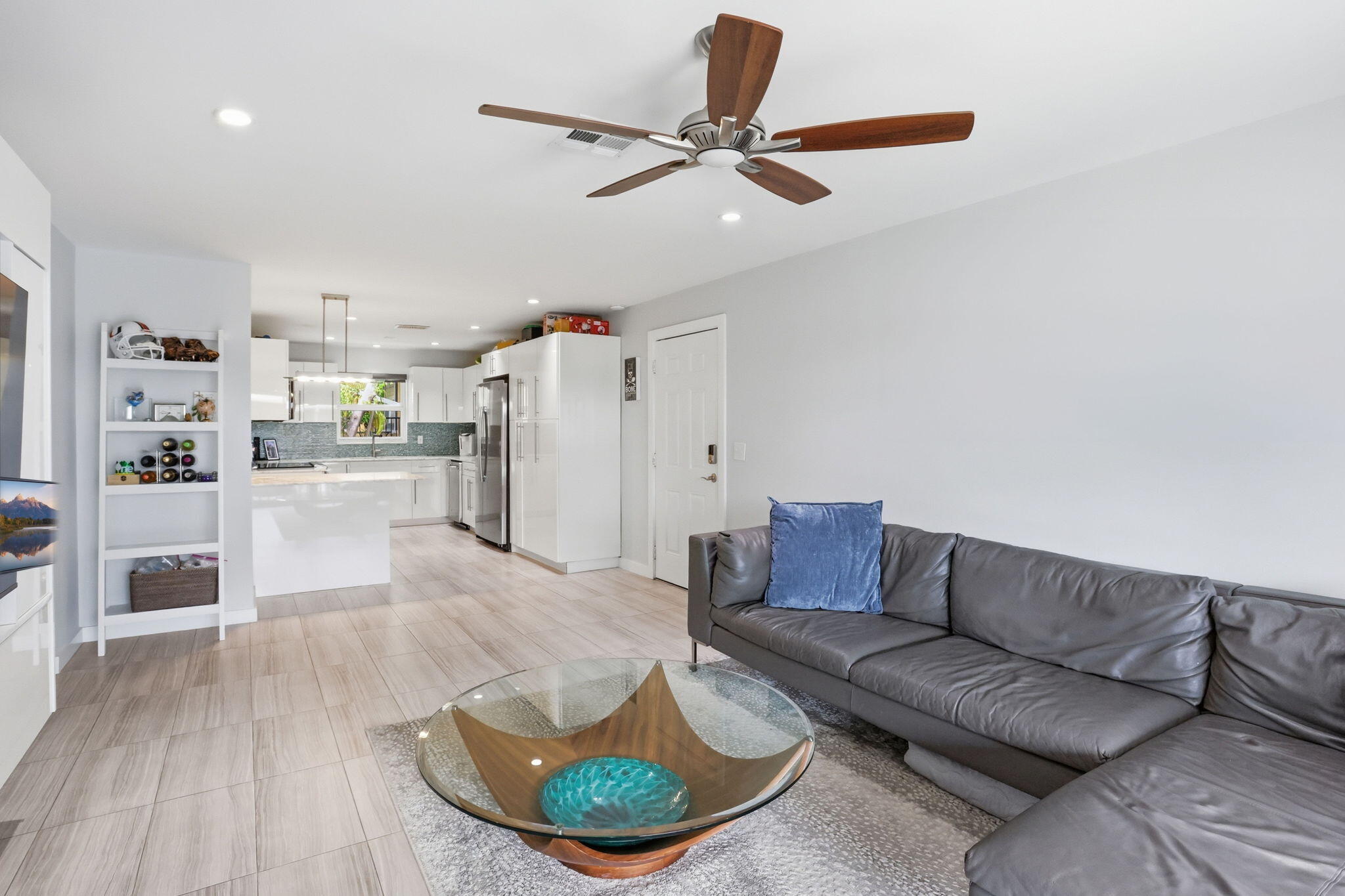 807 NE 1st Street 6w