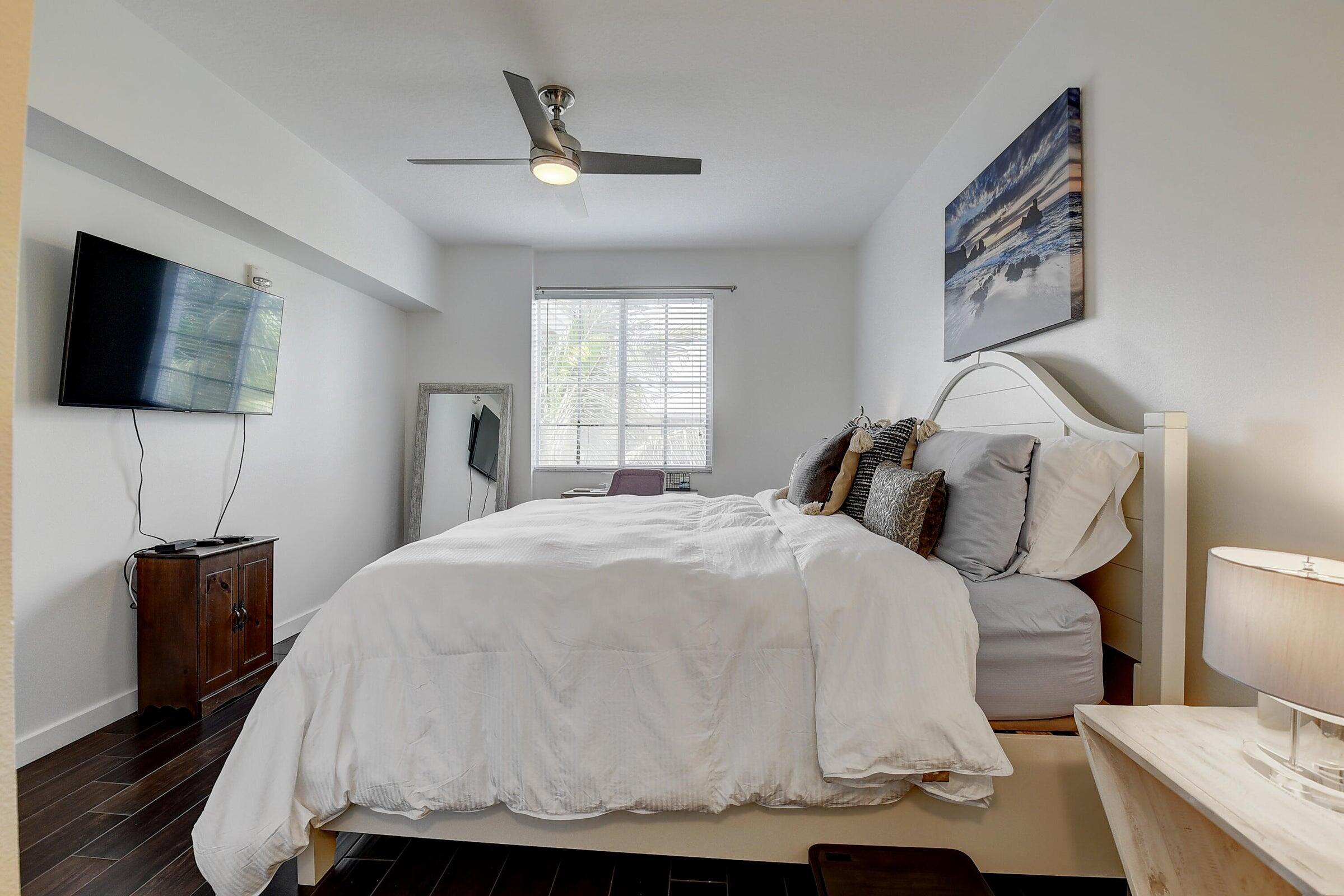 PINEAPPLE GROVE VILLAGE CONDO - Residential