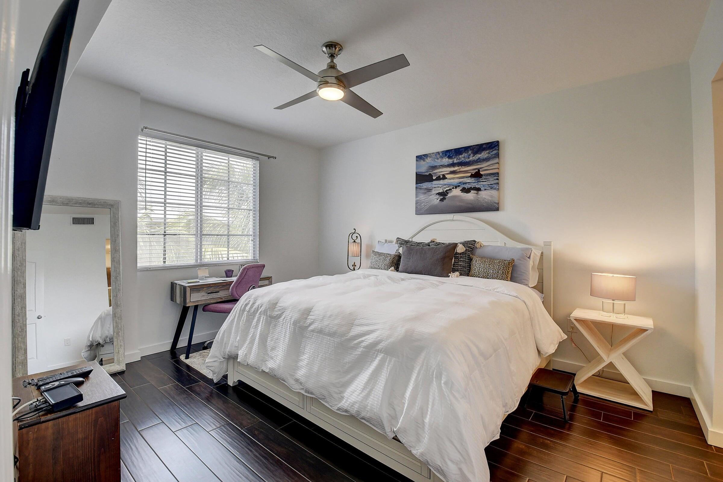 PINEAPPLE GROVE VILLAGE CONDO - Residential