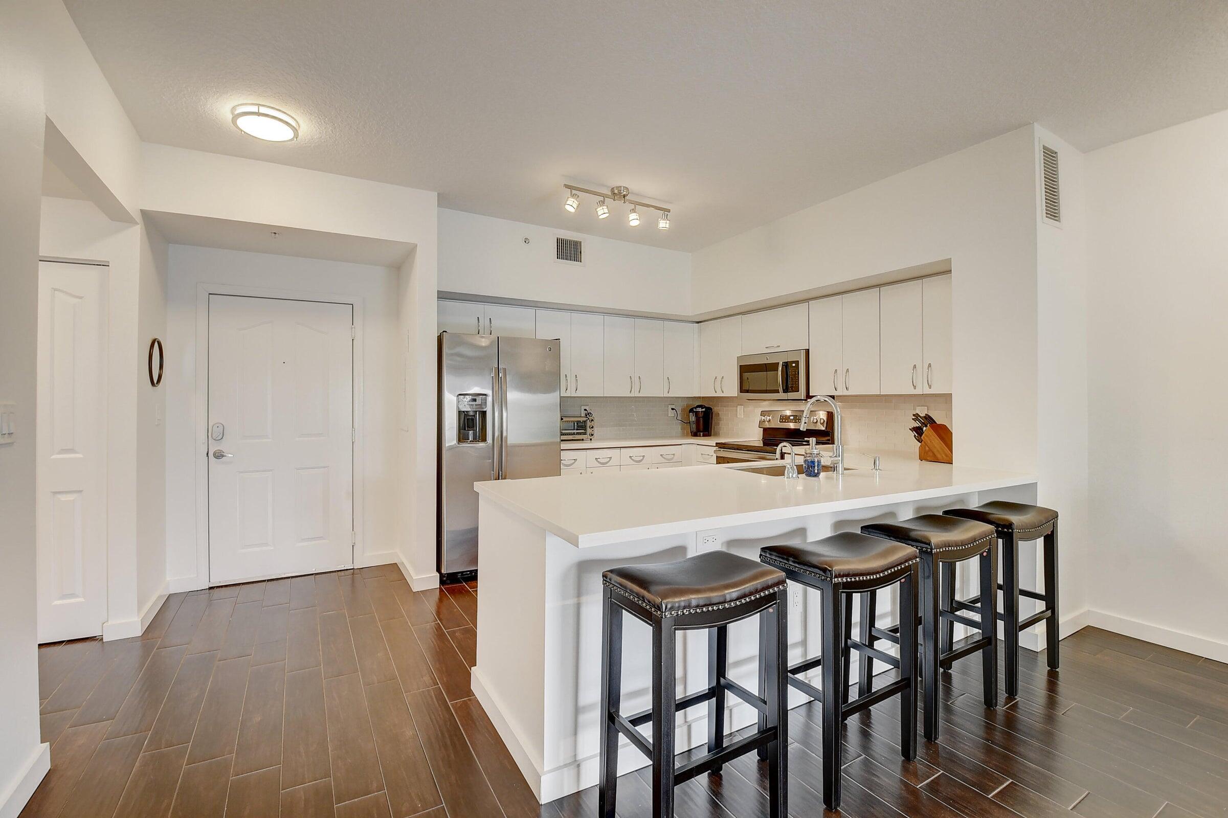 PINEAPPLE GROVE VILLAGE CONDO - Residential