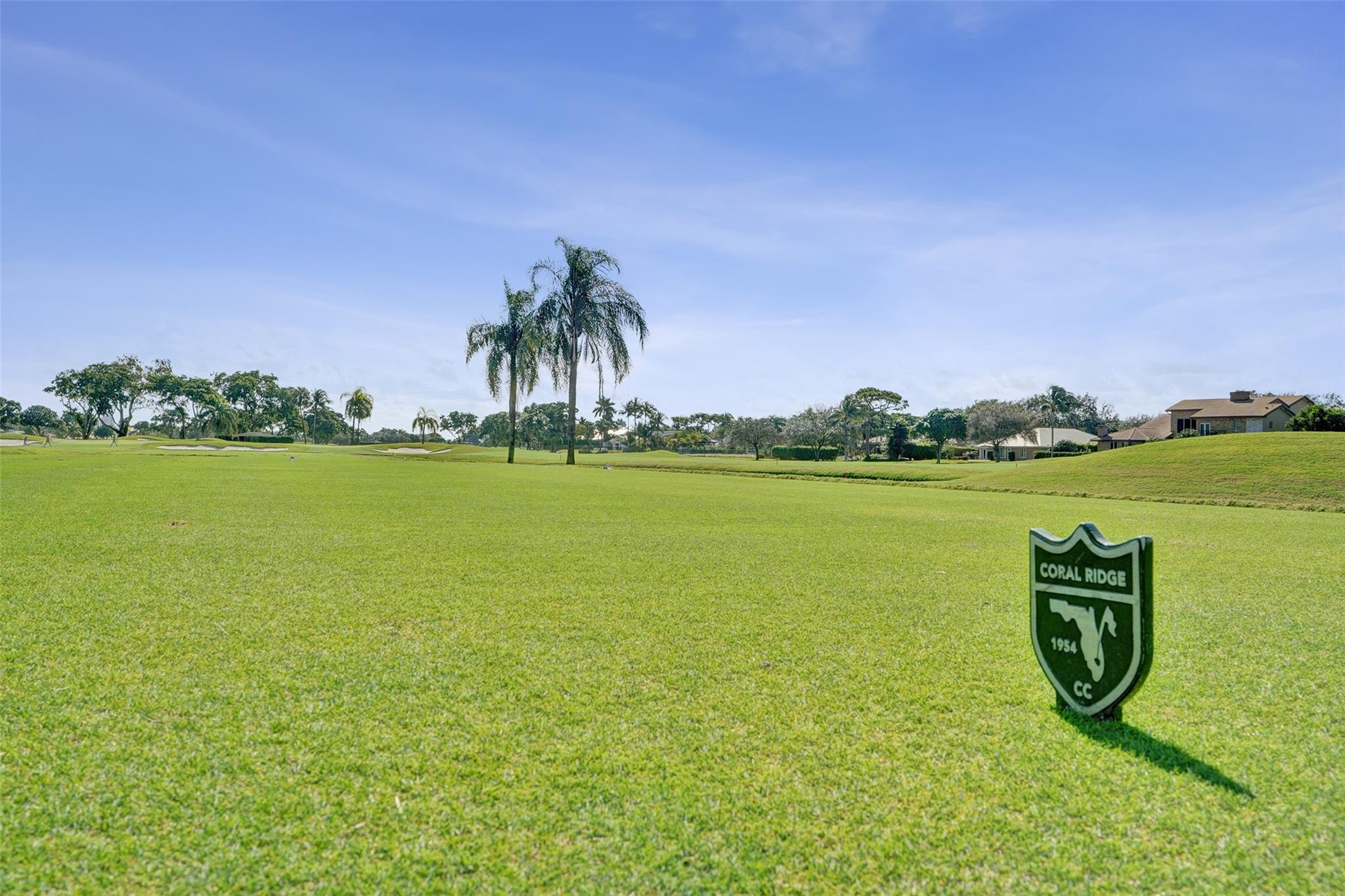 COUNTRY CLUB MANOR - Residential