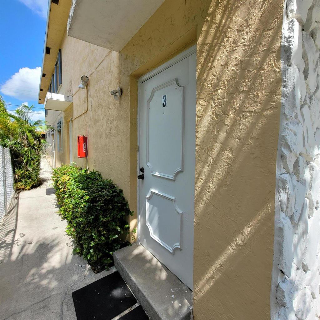 Photo of 501 S J Street #3, Lake Worth Beach, FL 33460 (MLS # R11105968)
