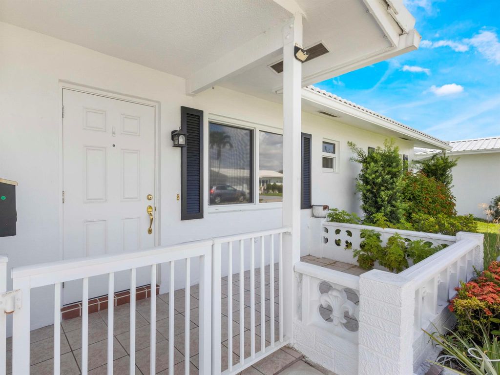 Photo of 625 SW 21st Circle, Boynton Beach, FL 33426 (MLS # R11099461)