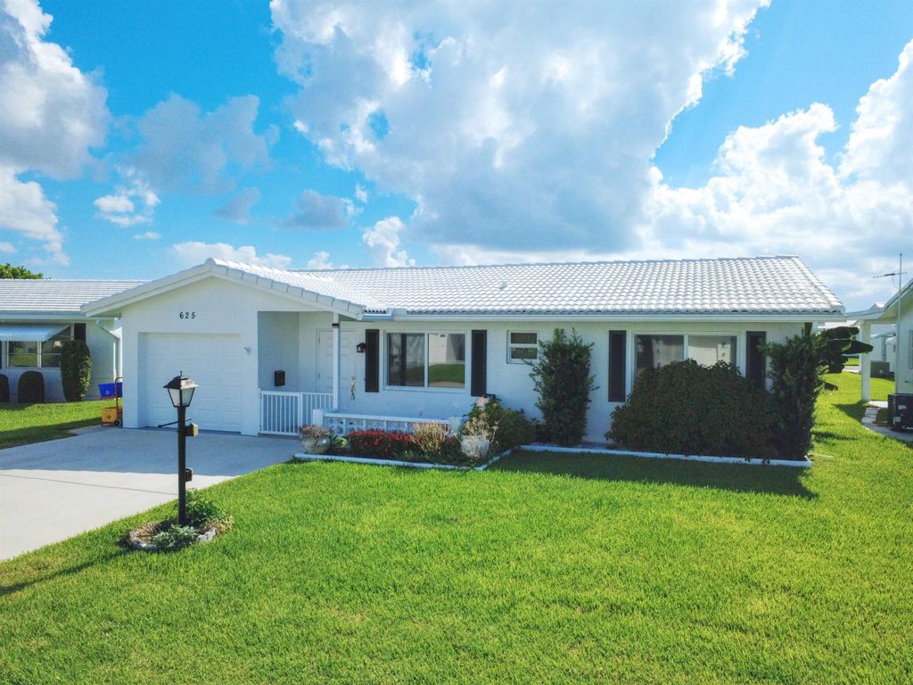 Photo of 625 SW 21st Circle, Boynton Beach, FL 33426 (MLS # R11099461)