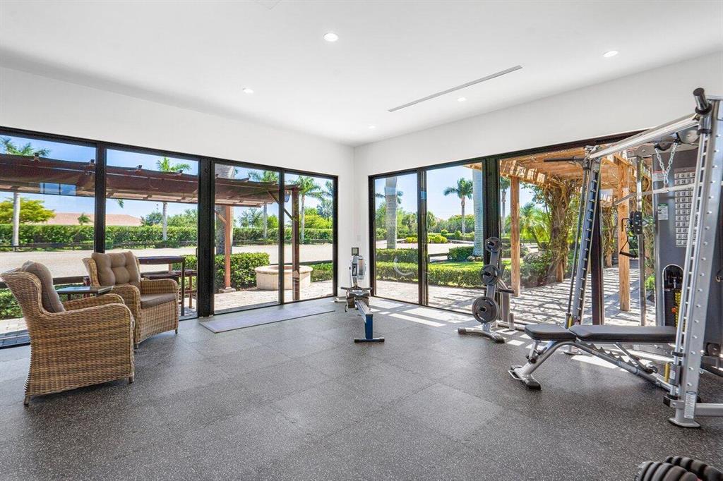 PALM BEACH POINT - Residential