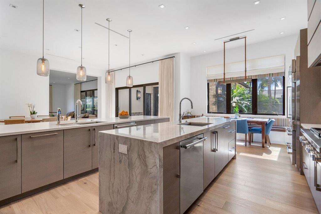 PALM BEACH POINT - Residential